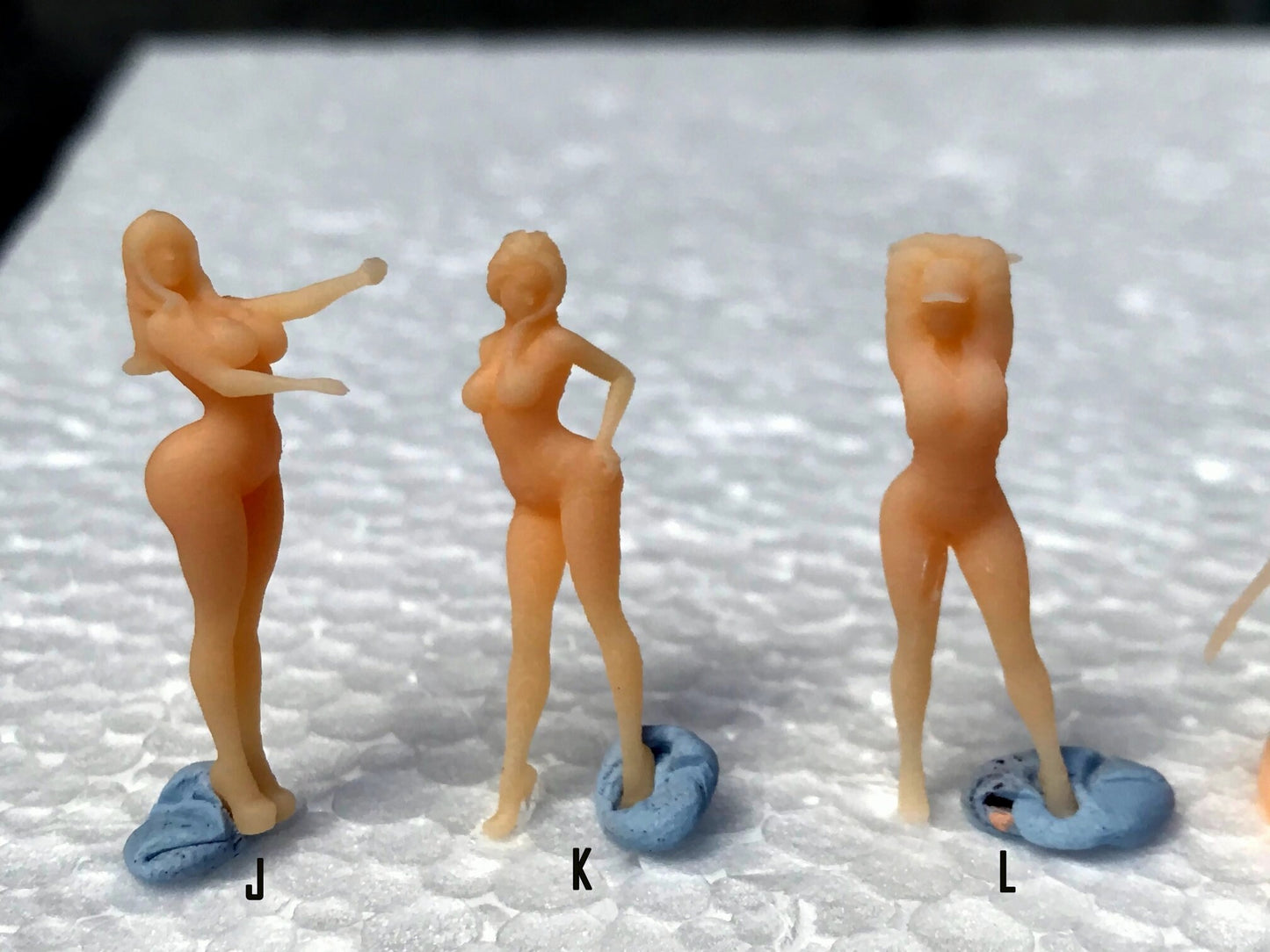 1:64 Scale Miniature People Group 2 - Resin / unpainted - great for Dioramas / Hot Wheels - Made in the USA