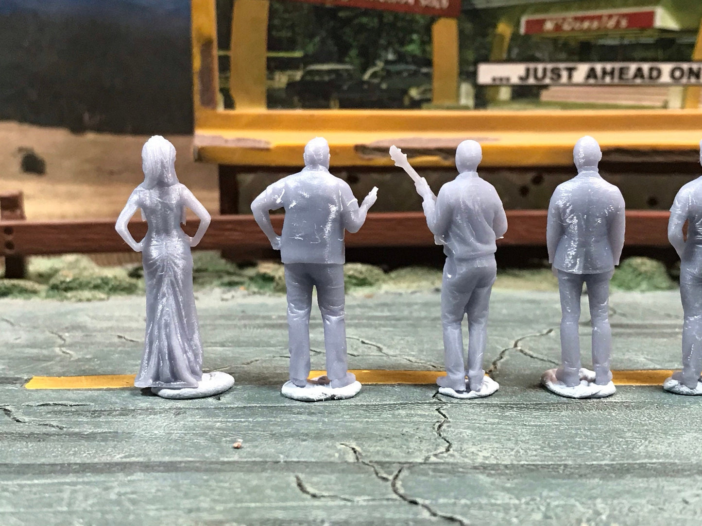 1:64 Scale Miniature People - Resin / unpainted - great for Dioramas / Hot Wheels - Made in the USA GROUP 82- Miniature Figures