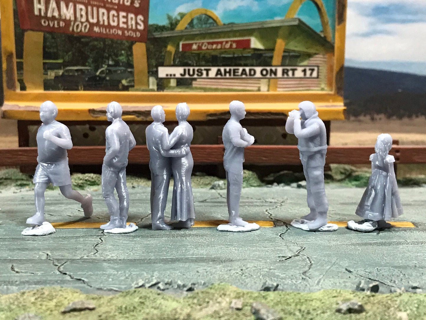 1:64 Scale Miniature People - Resin / unpainted - great for Dioramas / Hot Wheels - Made in the USA GROUP 88 - Miniature Figures