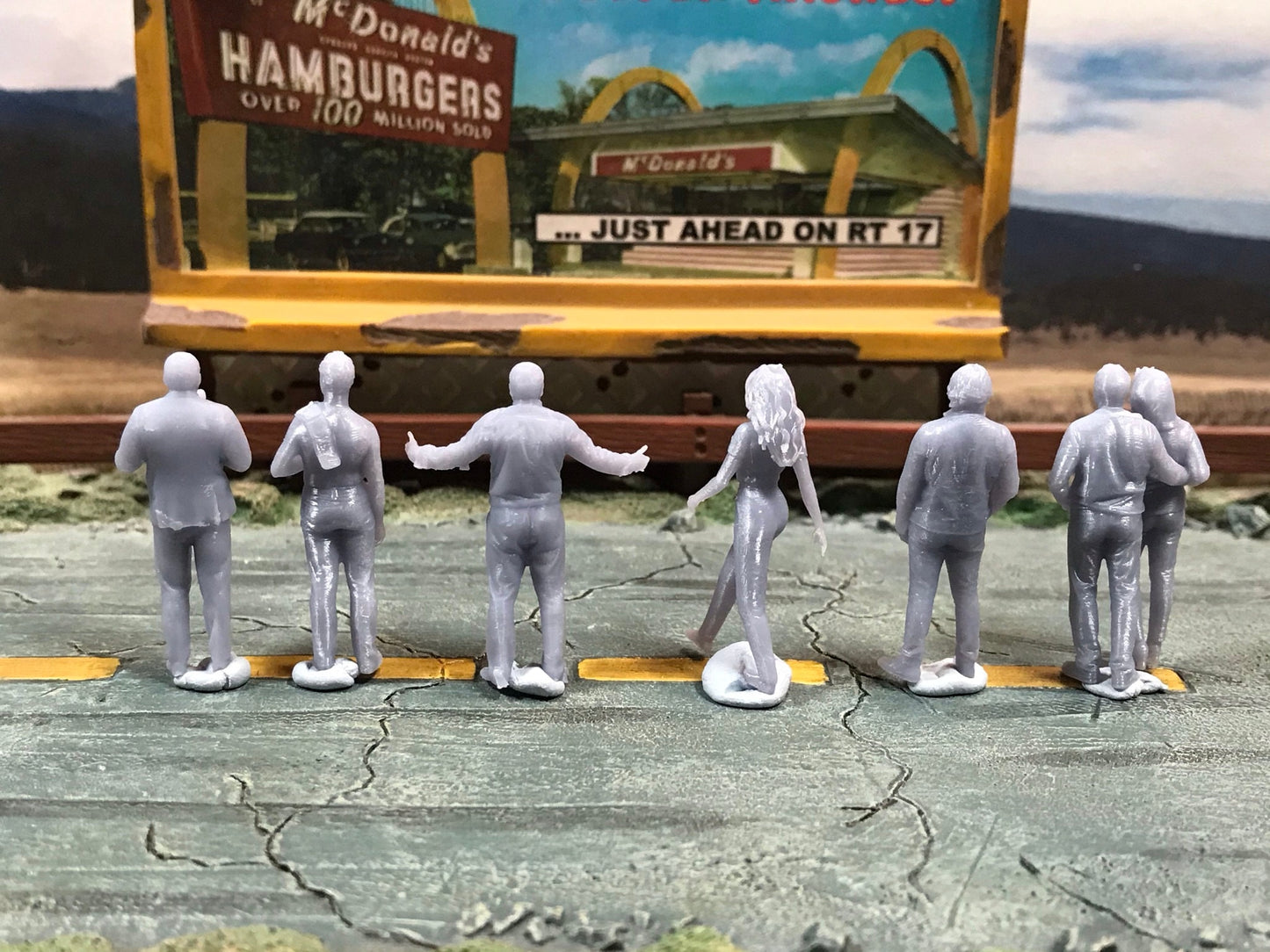 1:64 Scale Miniature People - Resin / unpainted - great for Dioramas / Hot Wheels - Made in the USA GROUP 95 - Miniature Figures