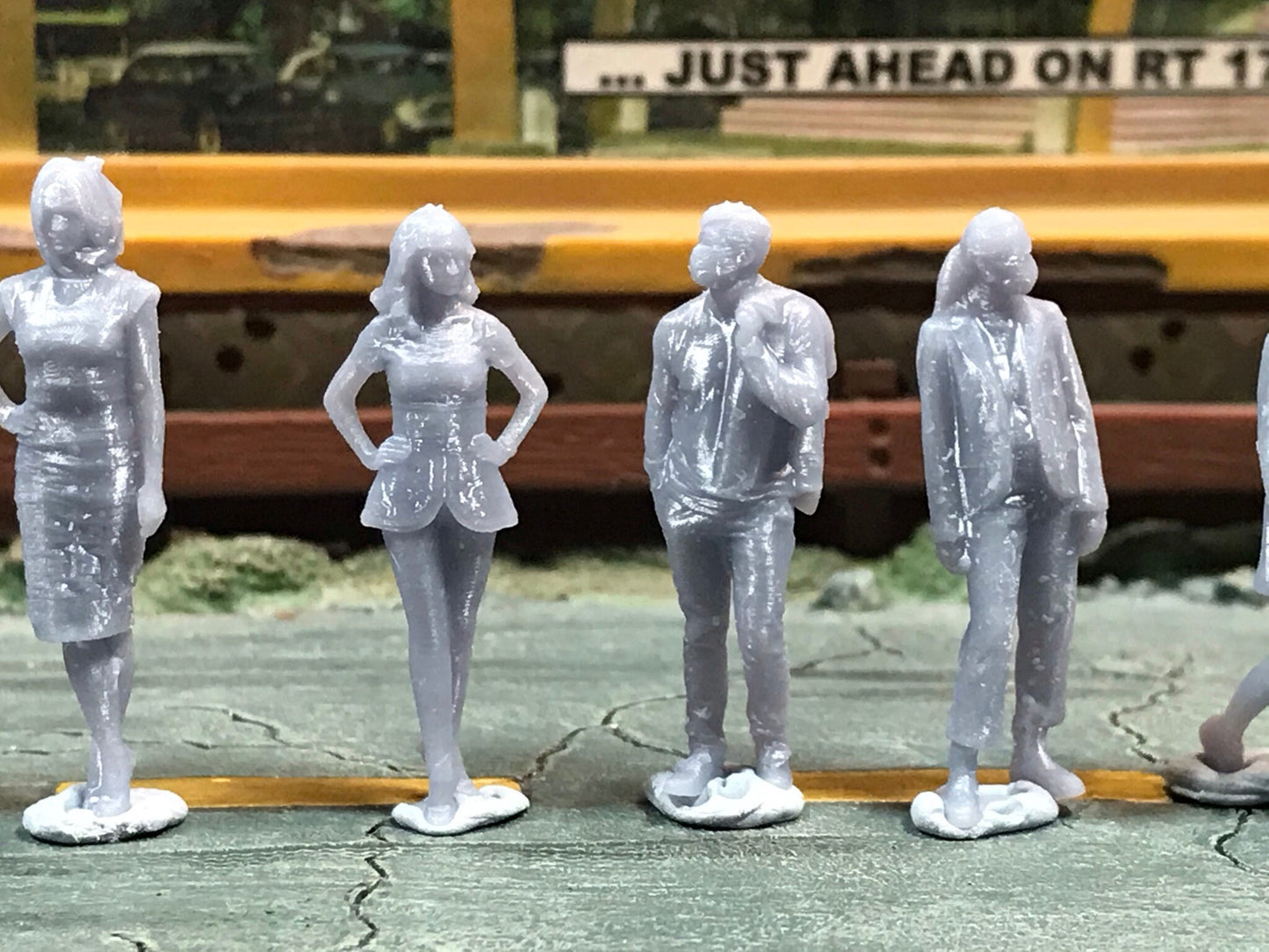 1:64 Scale Miniature People - Resin / unpainted - great for Dioramas / Hot Wheels - Made in the USA GROUP 79- Miniature Figures