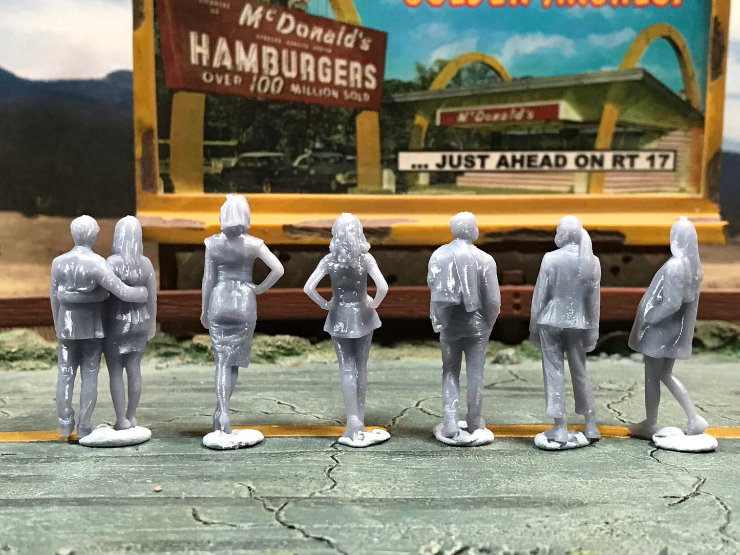 1:64 Scale Miniature People - Resin / unpainted - great for Dioramas / Hot Wheels - Made in the USA GROUP 79- Miniature Figures