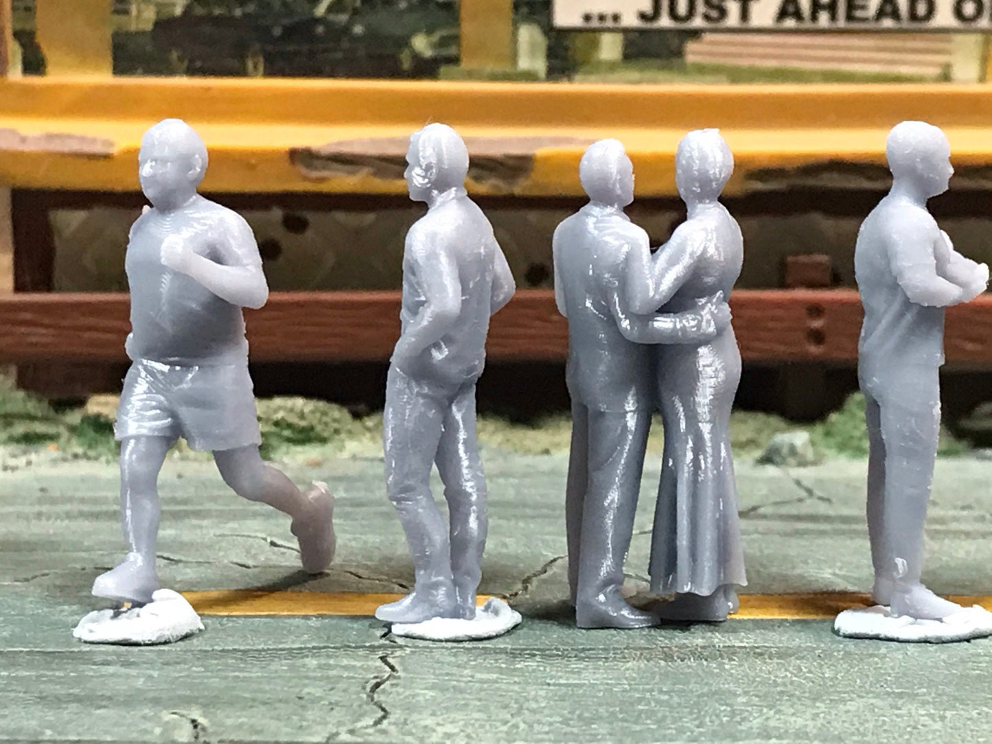 1:64 Scale Miniature People - Resin / unpainted - great for Dioramas / Hot Wheels - Made in the USA GROUP 88 - Miniature Figures