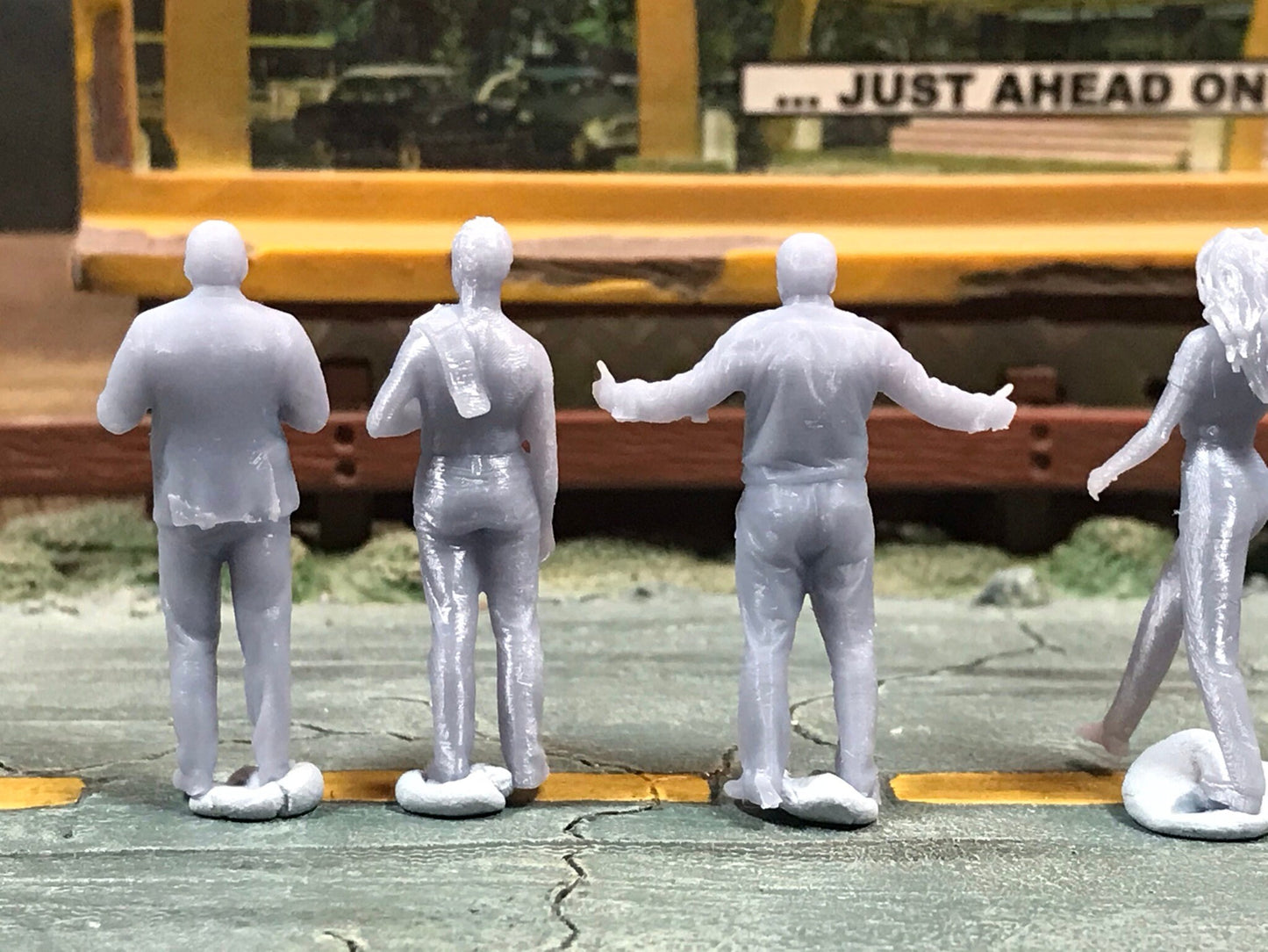 1:64 Scale Miniature People - Resin / unpainted - great for Dioramas / Hot Wheels - Made in the USA GROUP 95 - Miniature Figures