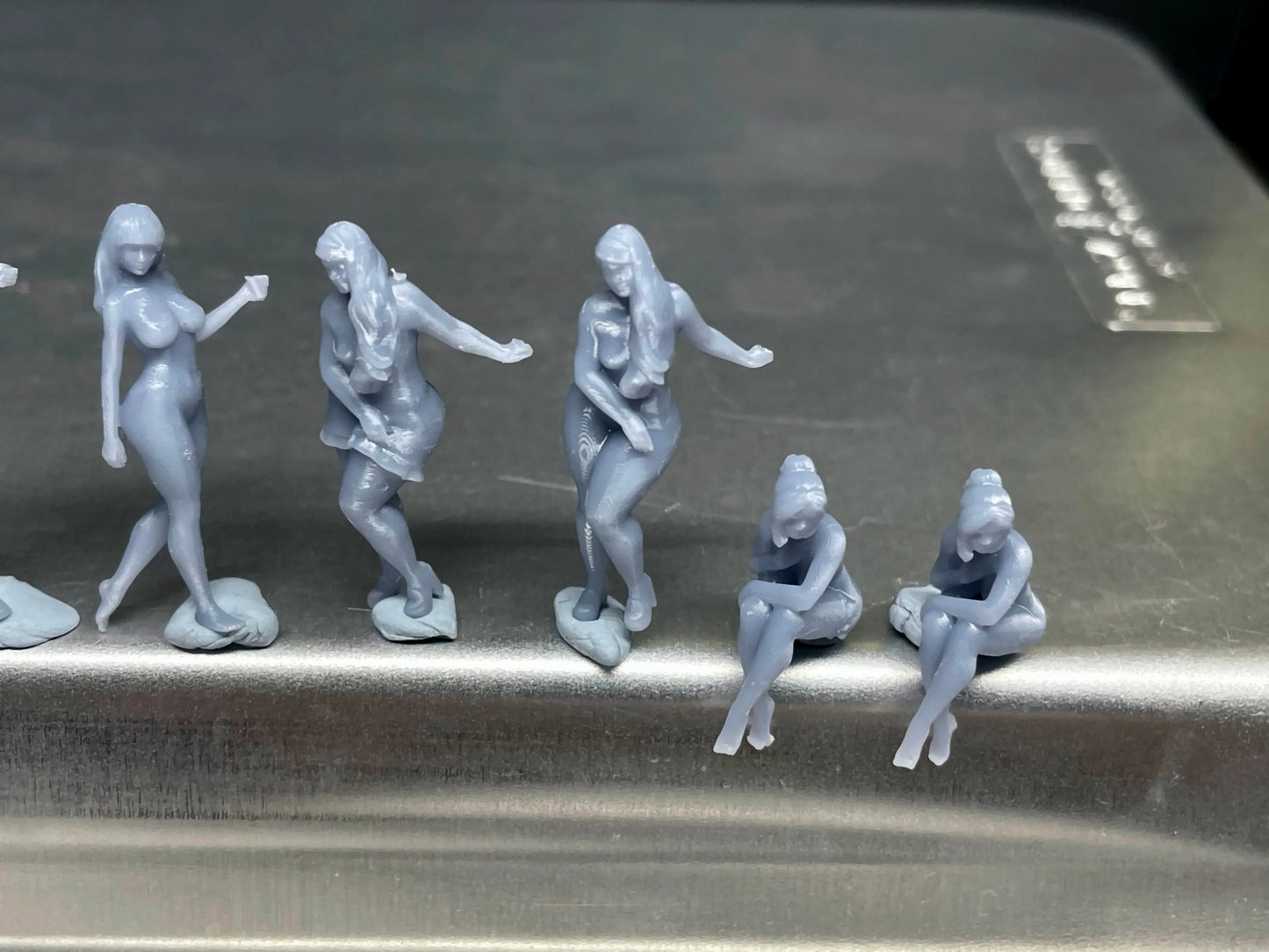 1:64 Scale Miniature People - Resin / unpainted - great for Dioramas / Hot Wheels - Made in the USA GROUP 118- Miniature Figures