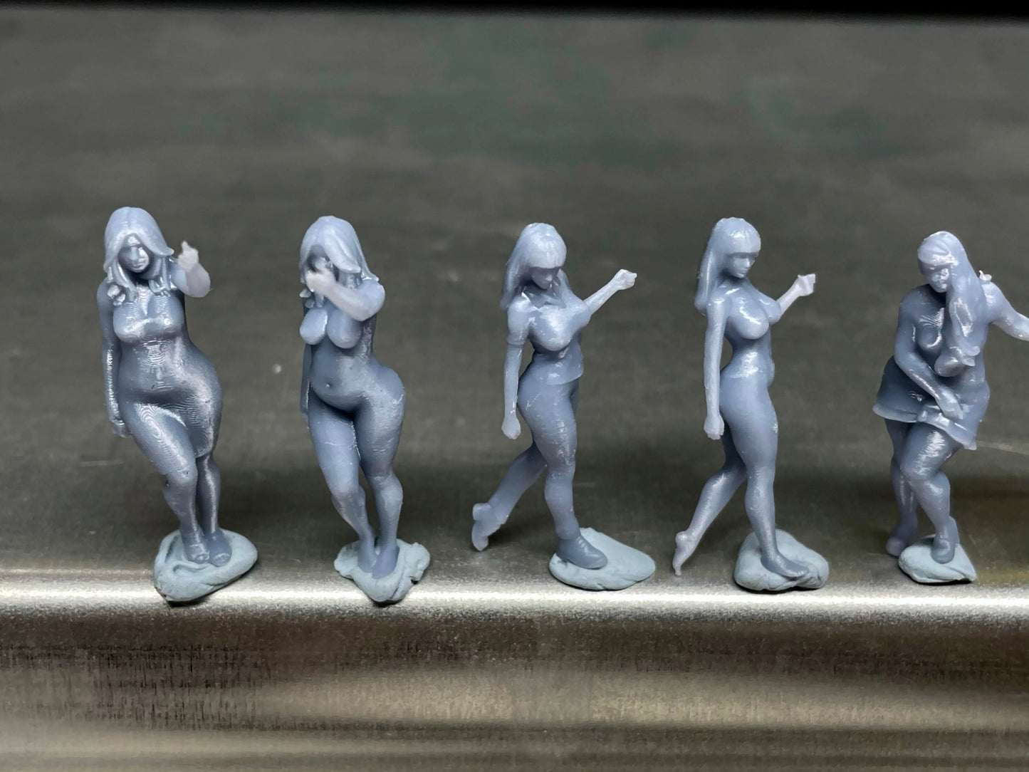 1:64 Scale Miniature People - Resin / unpainted - great for Dioramas / Hot Wheels - Made in the USA GROUP 118- Miniature Figures