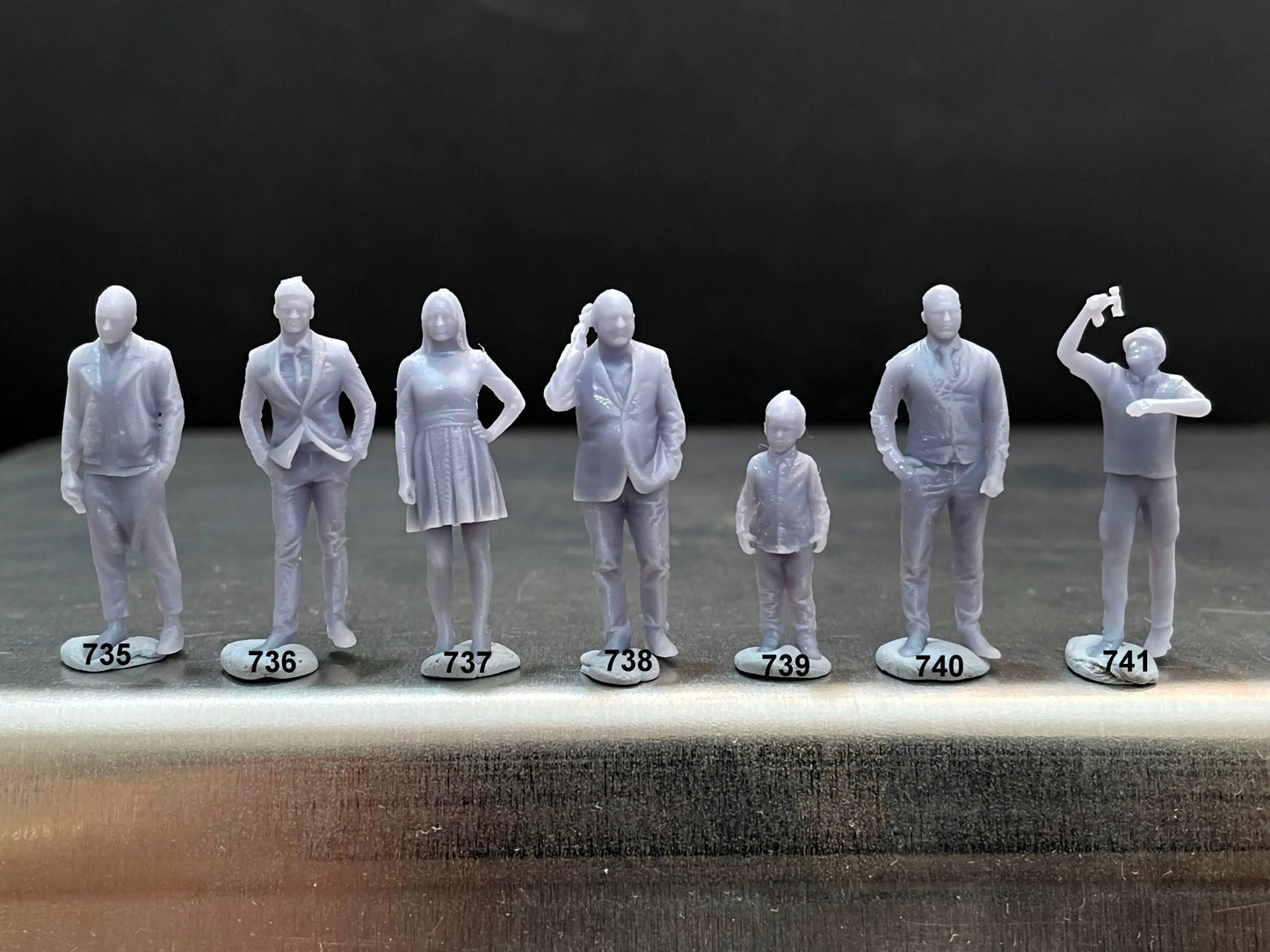 1:64 Miniature Human Figures - Resin / unpainted - great for Dioramas / Hot Wheels - Made in the USA GROUP 160 - Miniature Figures