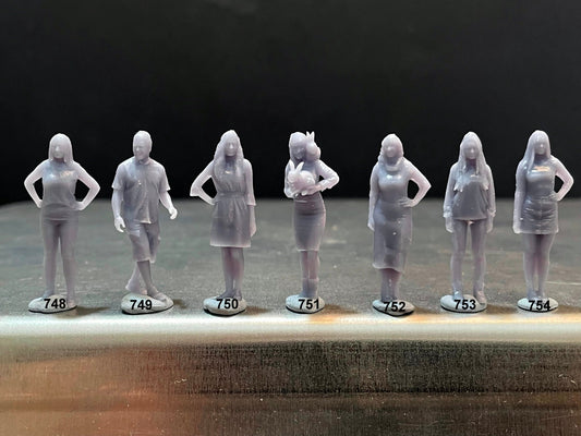 1:64 Miniature Human Figures - Resin / unpainted - great for Dioramas / Hot Wheels - Made in the USA GROUP 163 - Miniature Figures
