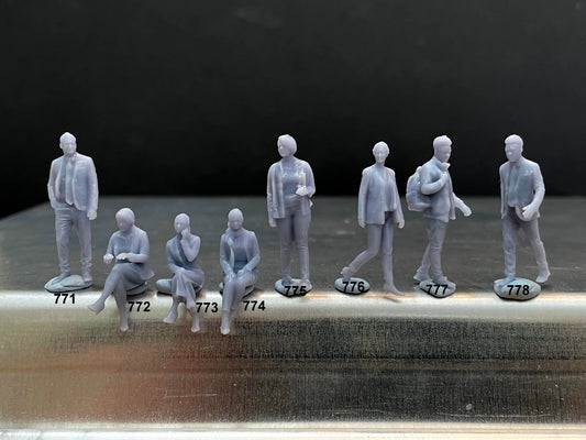 1:64 Miniature Human Figures - Resin / unpainted - great for Dioramas / Hot Wheels - Made in the USA GROUP 168 - Miniature Figures
