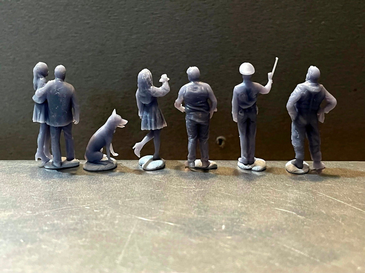 1:64 Miniature Human Figures - Resin / unpainted - great for Dioramas / Hot Wheels - Made in the USA GROUP 193 - Miniature Figures