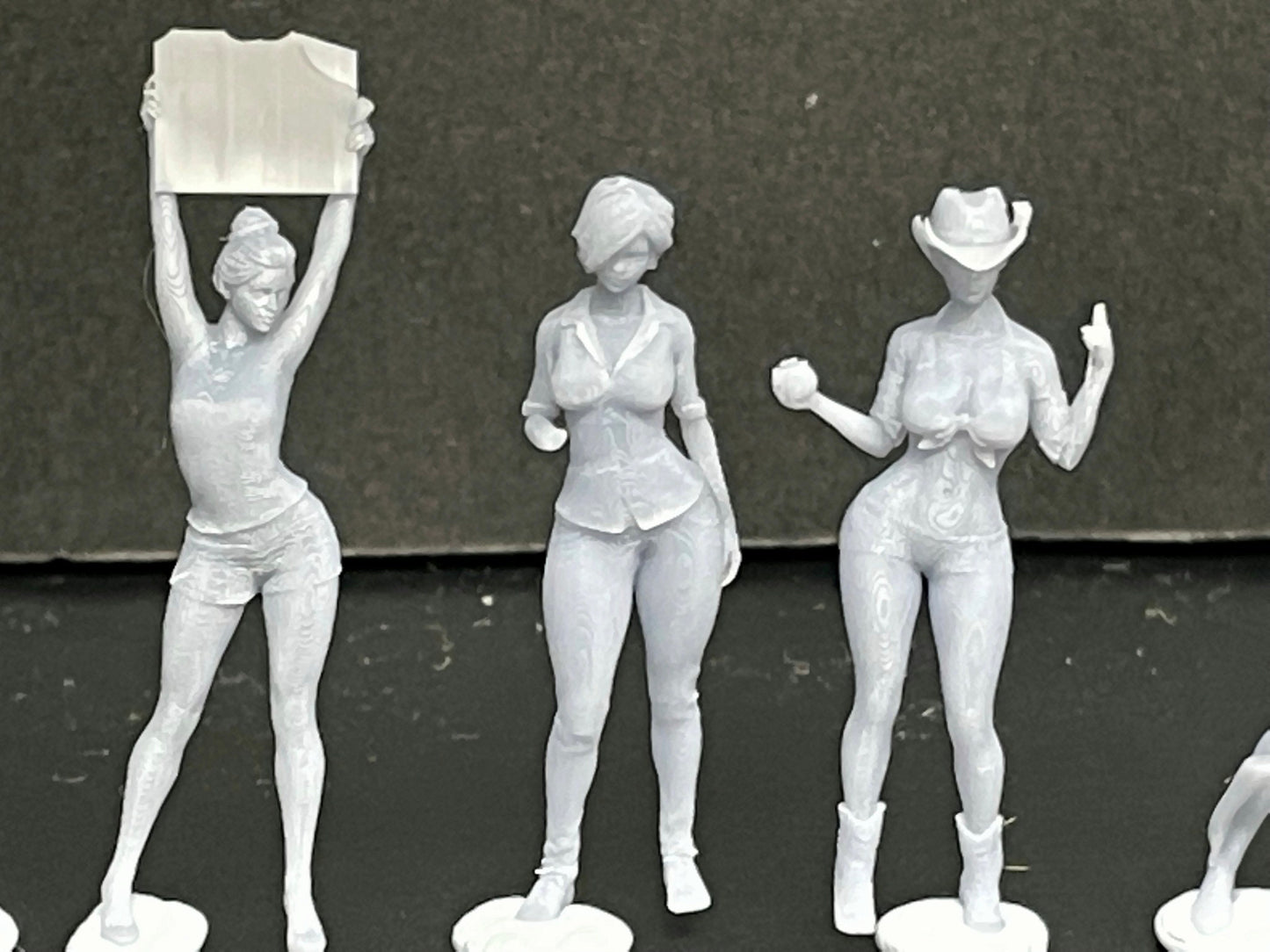1:64 Miniature Human Figures - Resin / unpainted - great for Dioramas / Hot Wheels - Made in the USA GROUP 199 - Miniature Figures
