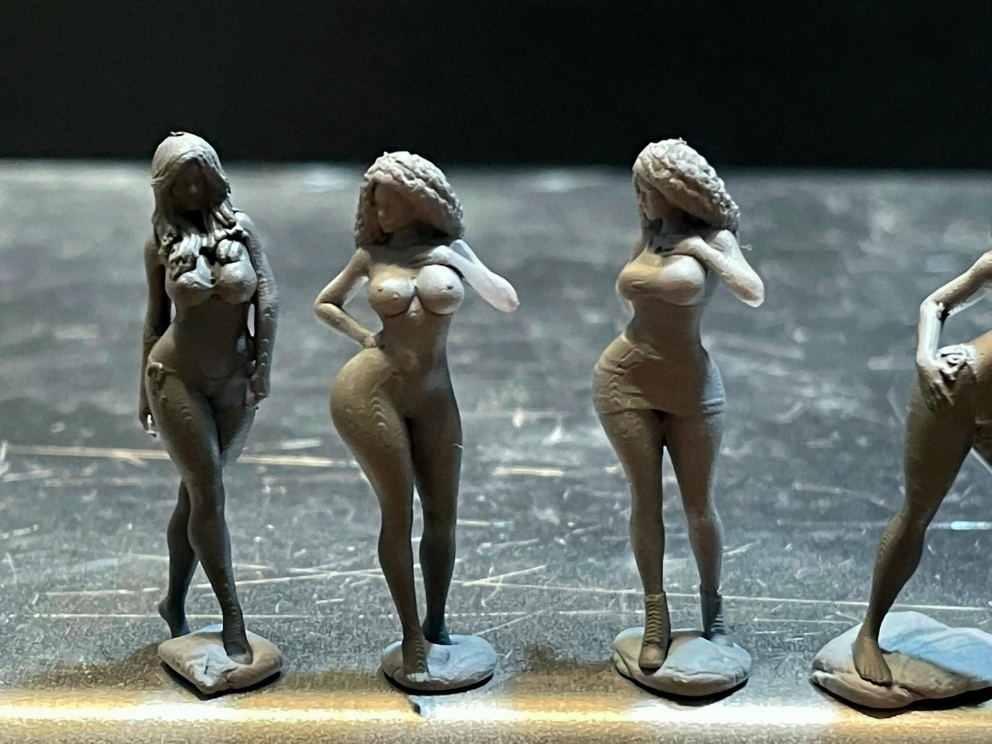 1:64 Miniature Human Figures - Resin / unpainted - great for Dioramas / Hot Wheels - Made in the USA GROUP 205 - Miniature Figures