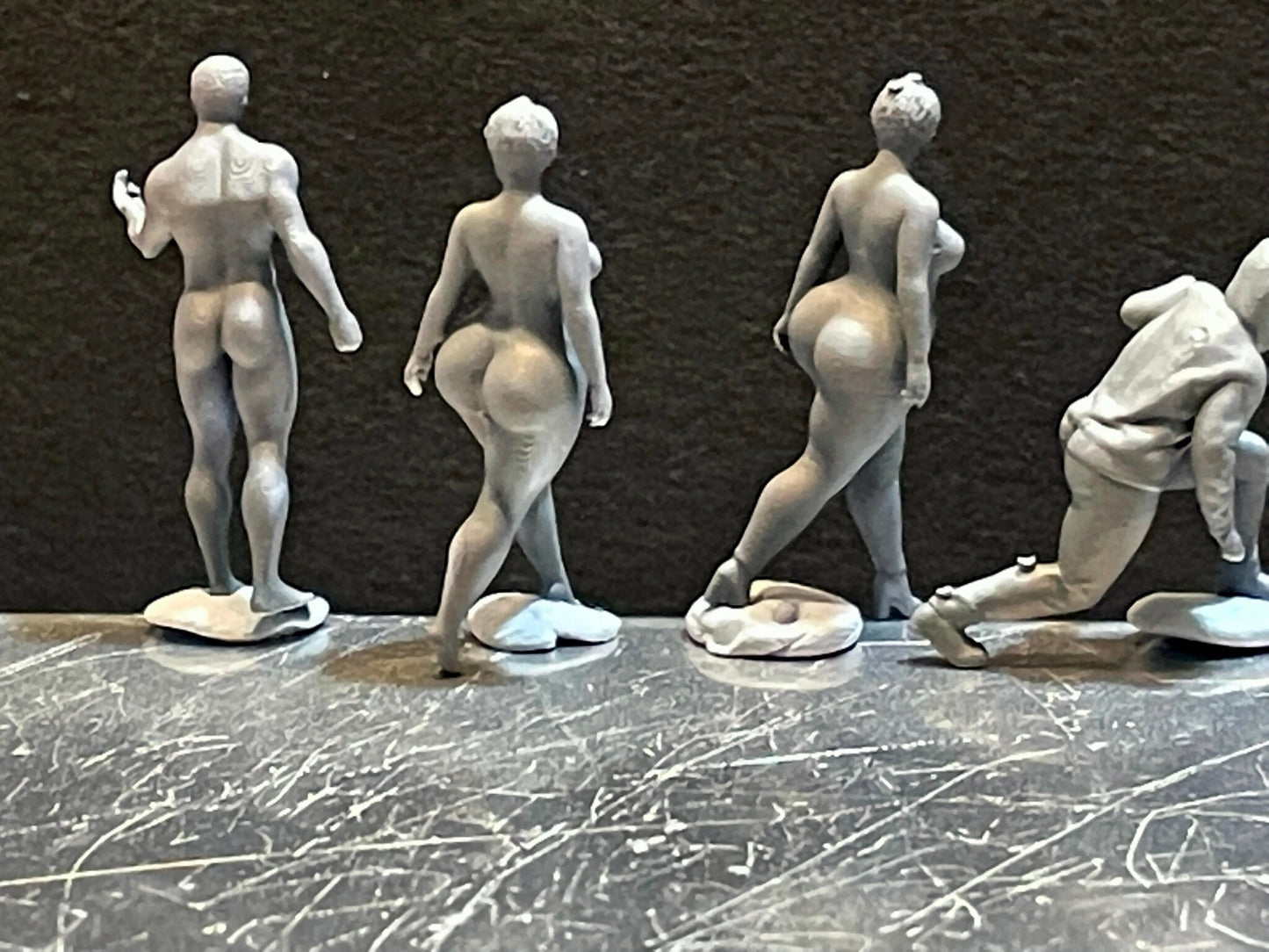 1:64 Miniature Human Figures - Resin / unpainted - great for Dioramas / Hot Wheels - Made in the USA GROUP 205 - Miniature Figures