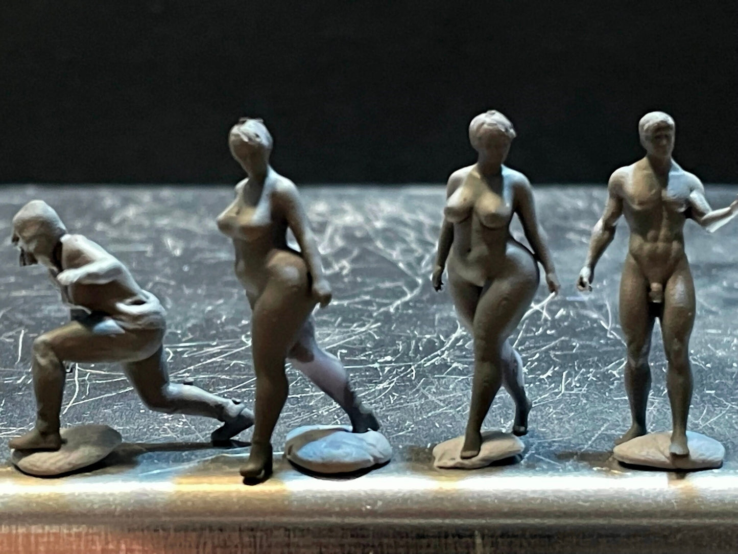 1:64 Miniature Human Figures - Resin / unpainted - great for Dioramas / Hot Wheels - Made in the USA GROUP 205 - Miniature Figures