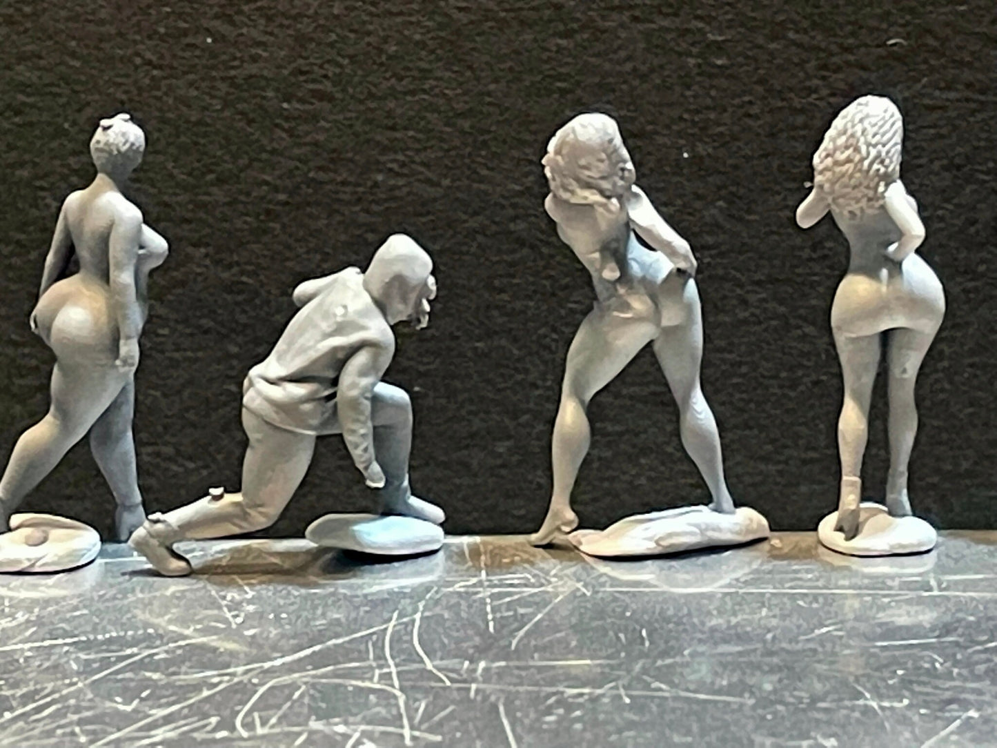 1:64 Miniature Human Figures - Resin / unpainted - great for Dioramas / Hot Wheels - Made in the USA GROUP 205 - Miniature Figures