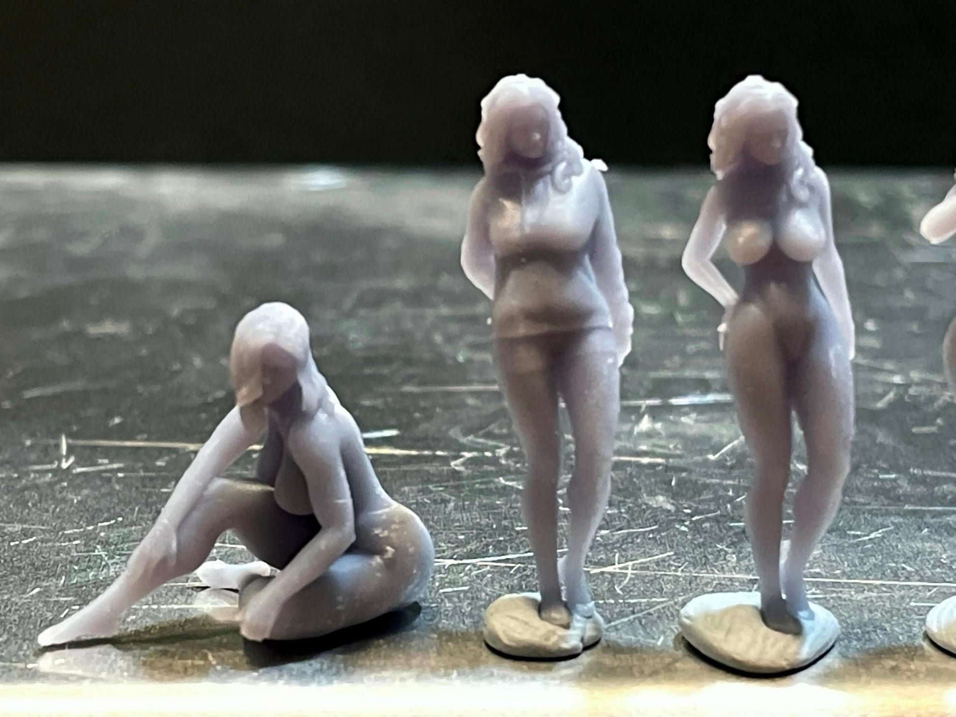 1:64 Miniature Human Figures - Resin / unpainted - great for Dioramas / Hot Wheels - Made in the USA GROUP 206 - Miniature Figures
