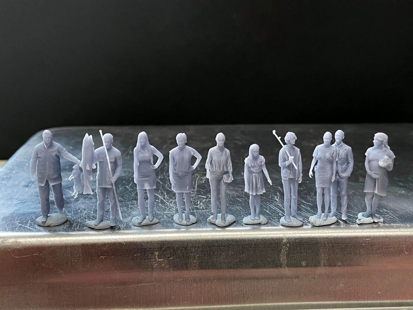 1:64 Miniature Human Figures - Resin / unpainted - great for Dioramas / Hot Wheels - Made in the USA GROUP 230 - Miniature Figures