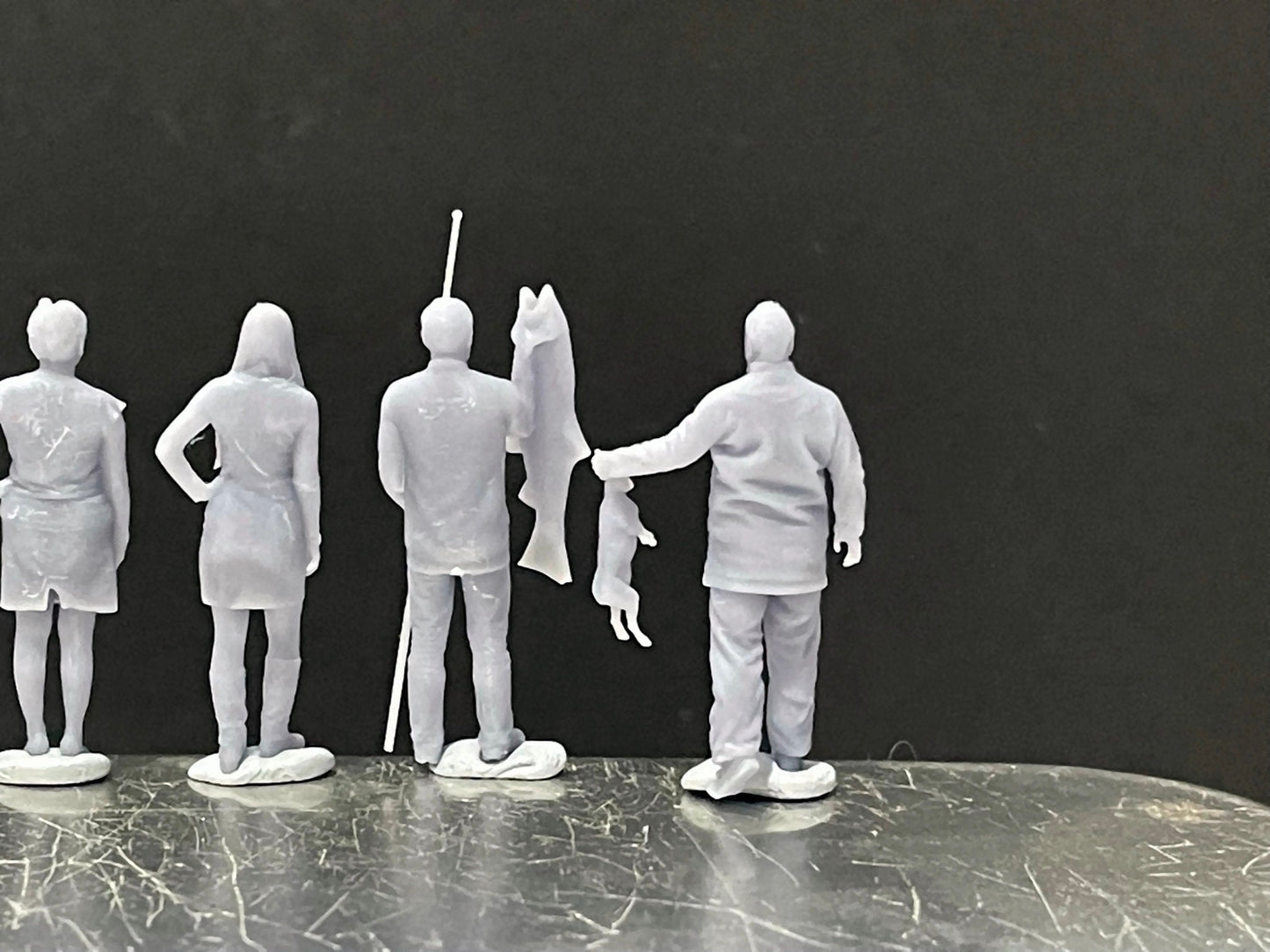 1:64 Miniature Human Figures - Resin / unpainted - great for Dioramas / Hot Wheels - Made in the USA GROUP 230 - Miniature Figures