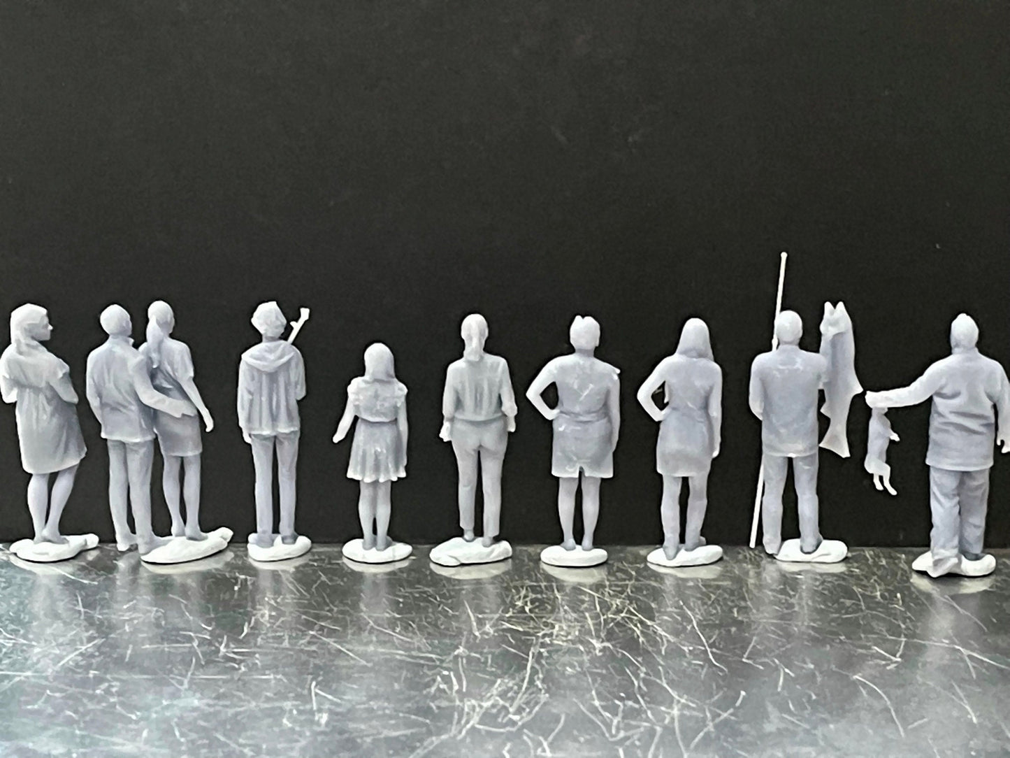 1:64 Miniature Human Figures - Resin / unpainted - great for Dioramas / Hot Wheels - Made in the USA GROUP 230 - Miniature Figures