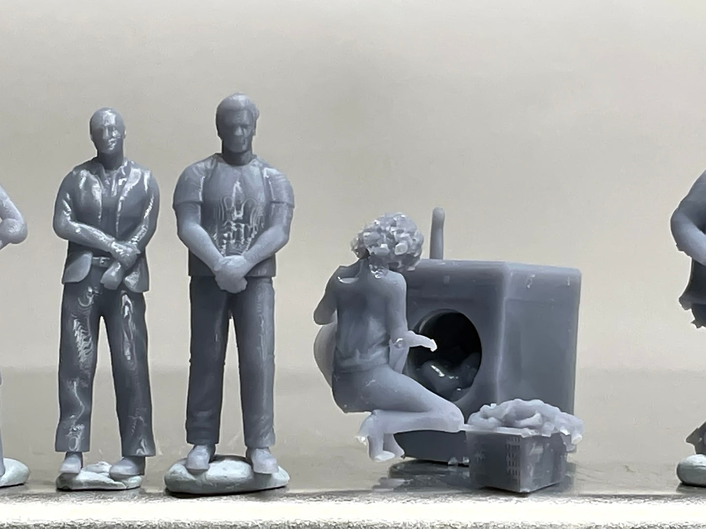 1:64 Miniature Human Figures - Resin / unpainted - great for Dioramas / Hot Wheels - Made in the USA GROUP 254 - Miniature Figures