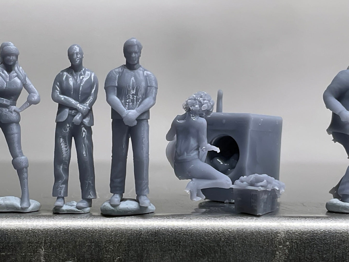 1:64 Miniature Human Figures - Resin / unpainted - great for Dioramas / Hot Wheels - Made in the USA GROUP 254 - Miniature Figures
