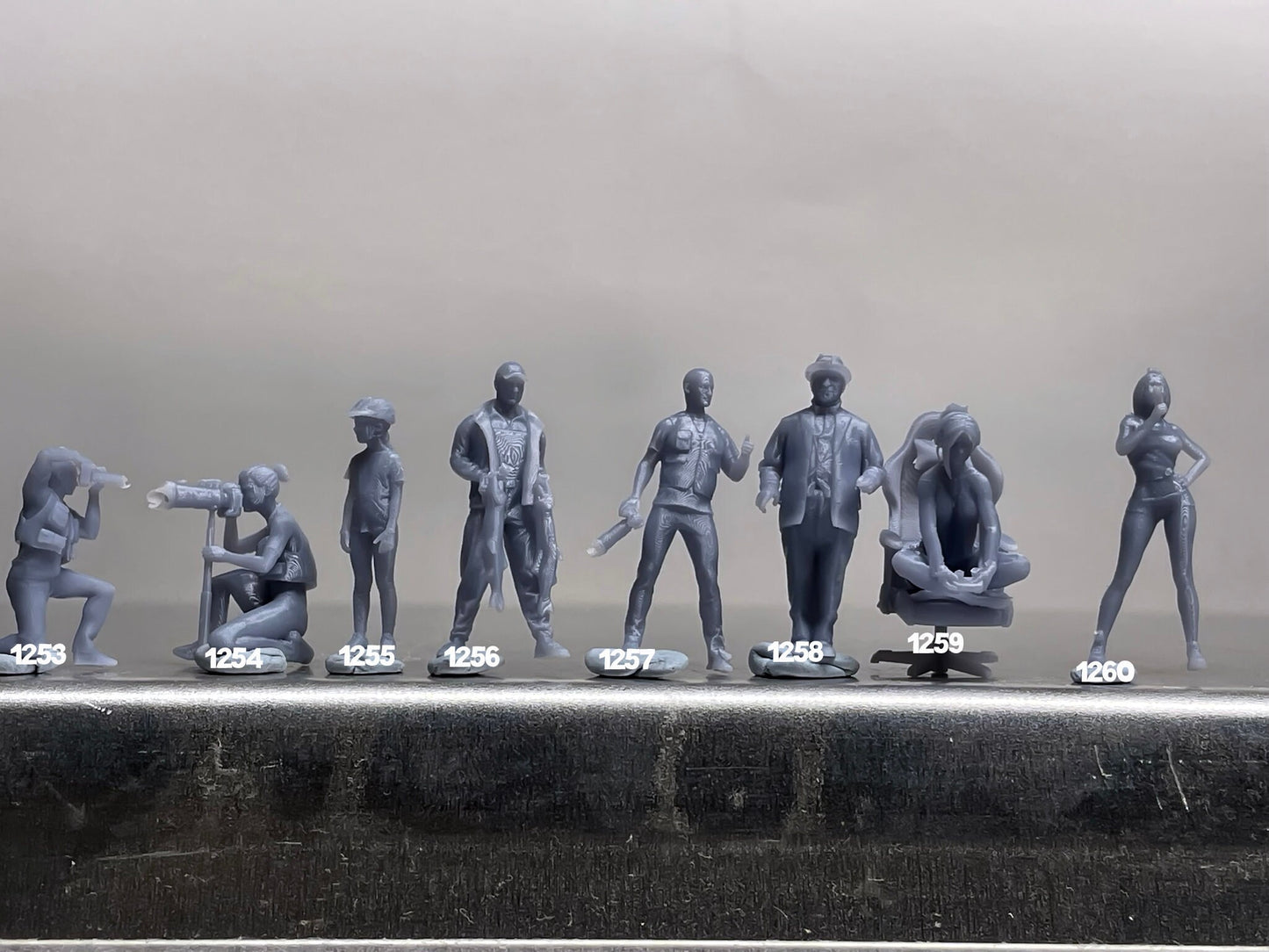 1:64 Miniature Human Figures - Resin / unpainted - great for Dioramas / Hot Wheels - Made in the USA GROUP 255 - Miniature Figures
