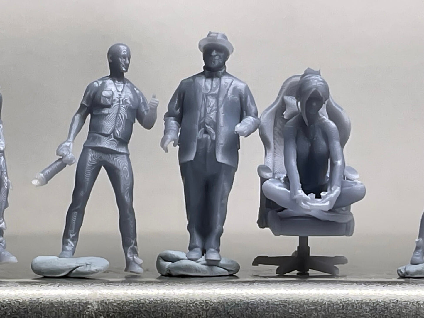 1:64 Miniature Human Figures - Resin / unpainted - great for Dioramas / Hot Wheels - Made in the USA GROUP 255 - Miniature Figures