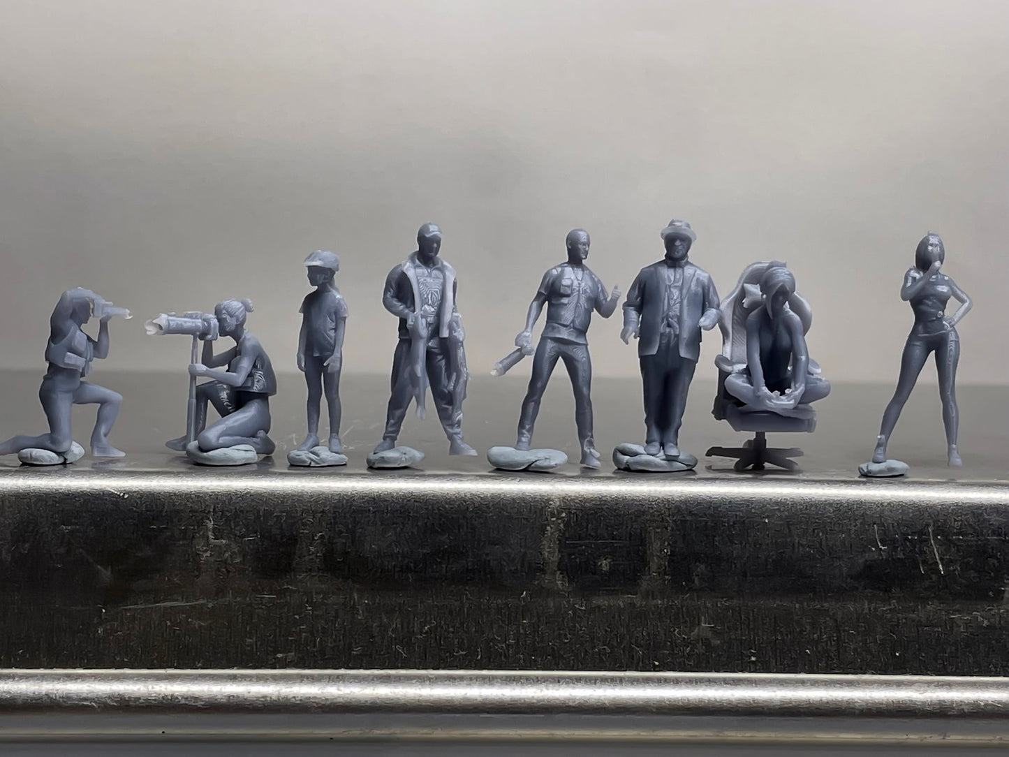 1:64 Miniature Human Figures - Resin / unpainted - great for Dioramas / Hot Wheels - Made in the USA GROUP 255 - Miniature Figures