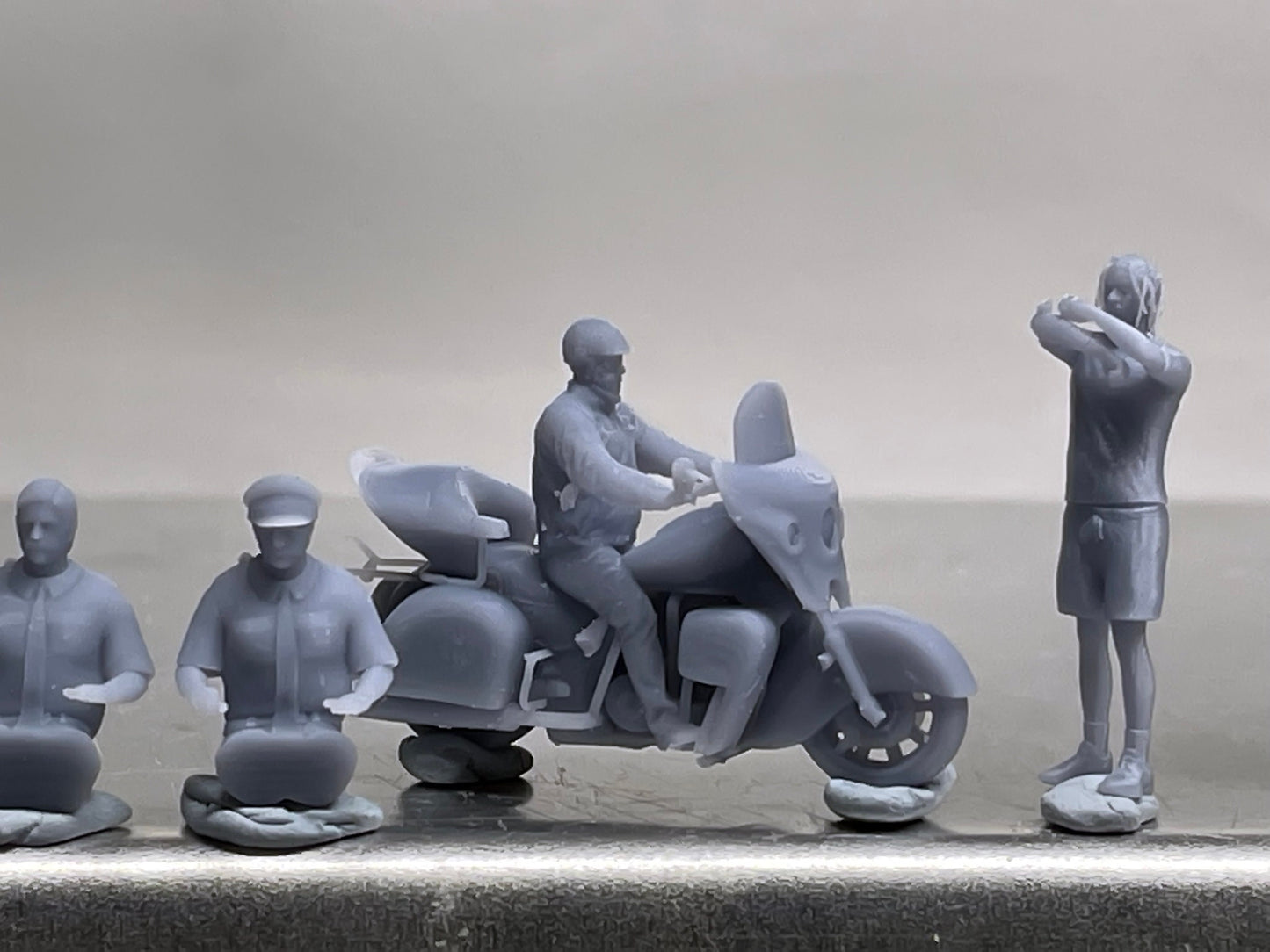 1:64 Miniature Human Figures - Resin / unpainted - great for Dioramas / Hot Wheels - Made in the USA GROUP 256 - Miniature Figures