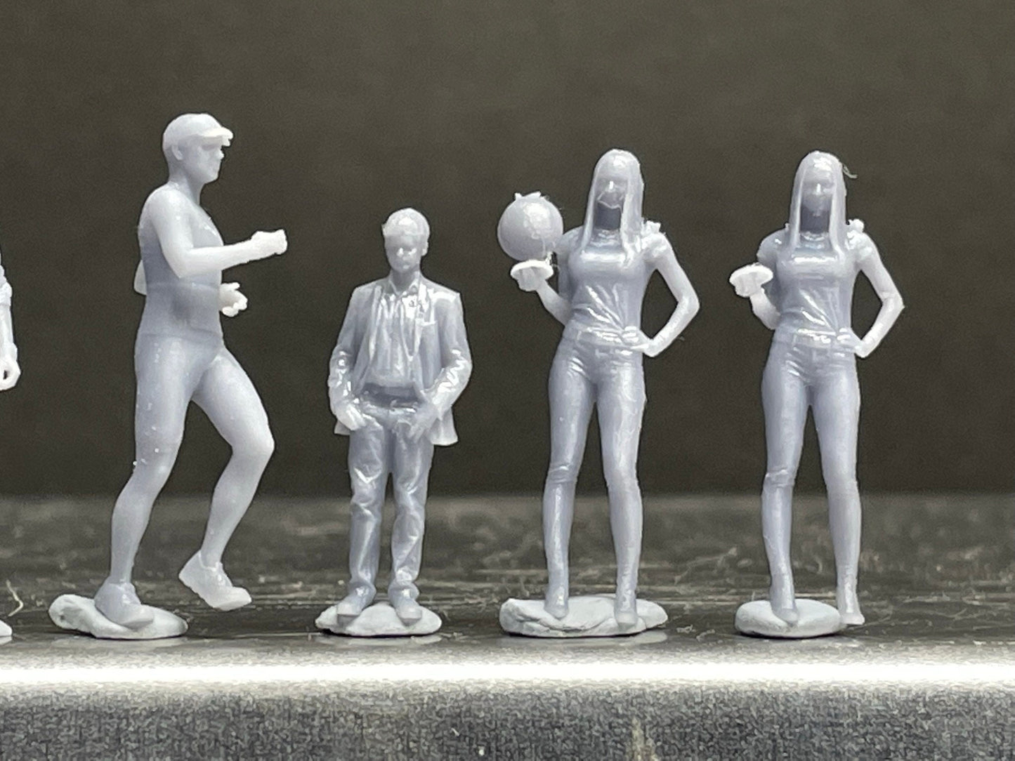1:64 Miniature Human Figures - Resin / unpainted - great for Dioramas / Hot Wheels - Made in the USA GROUP 269 - Miniature Figures