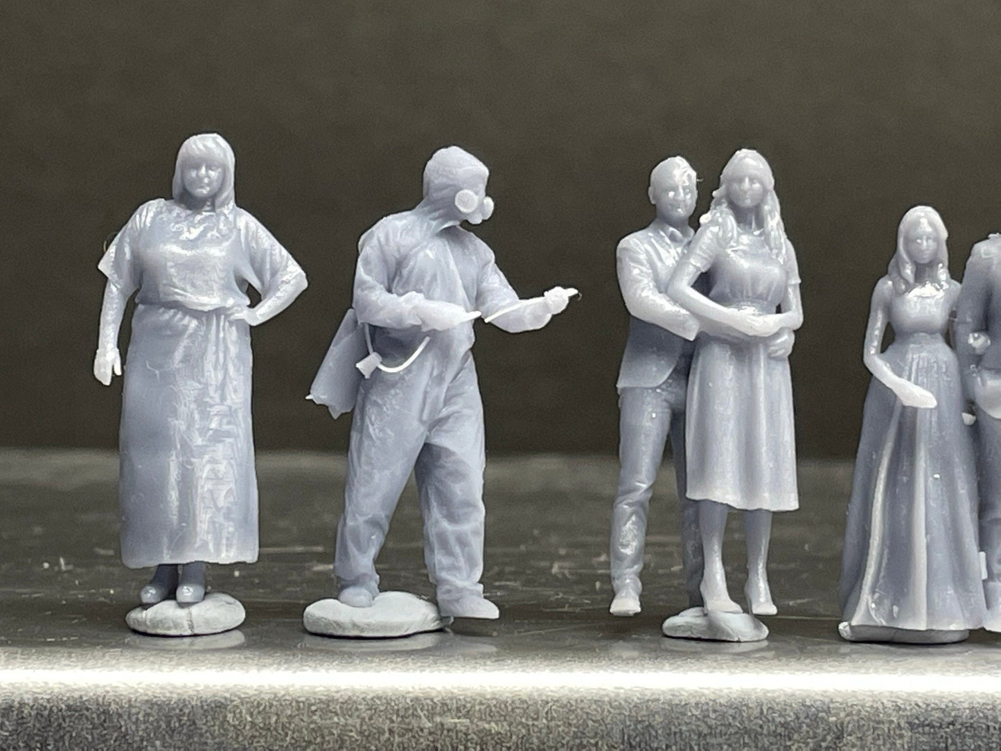 1:64 Miniature Human Figures - Resin / unpainted - great for Dioramas / Hot Wheels - Made in the USA GROUP 269 - Miniature Figures