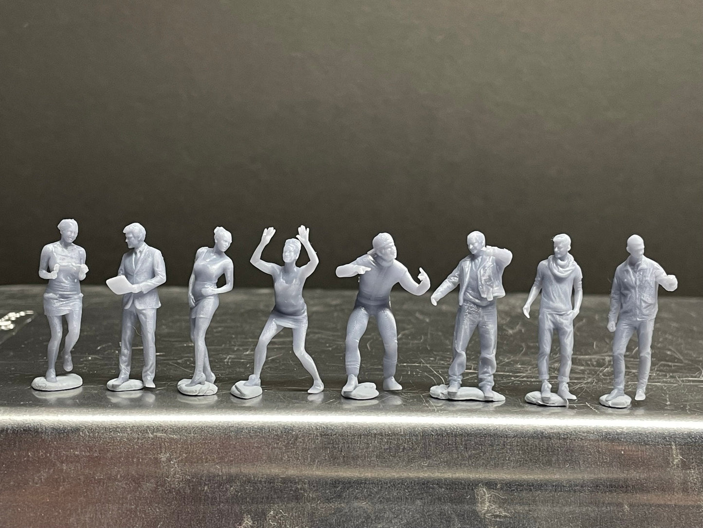 1:64 Miniature Human Figures - Resin / unpainted - great for Dioramas / Hot Wheels - Made in the USA GROUP 264 - Miniature Figures