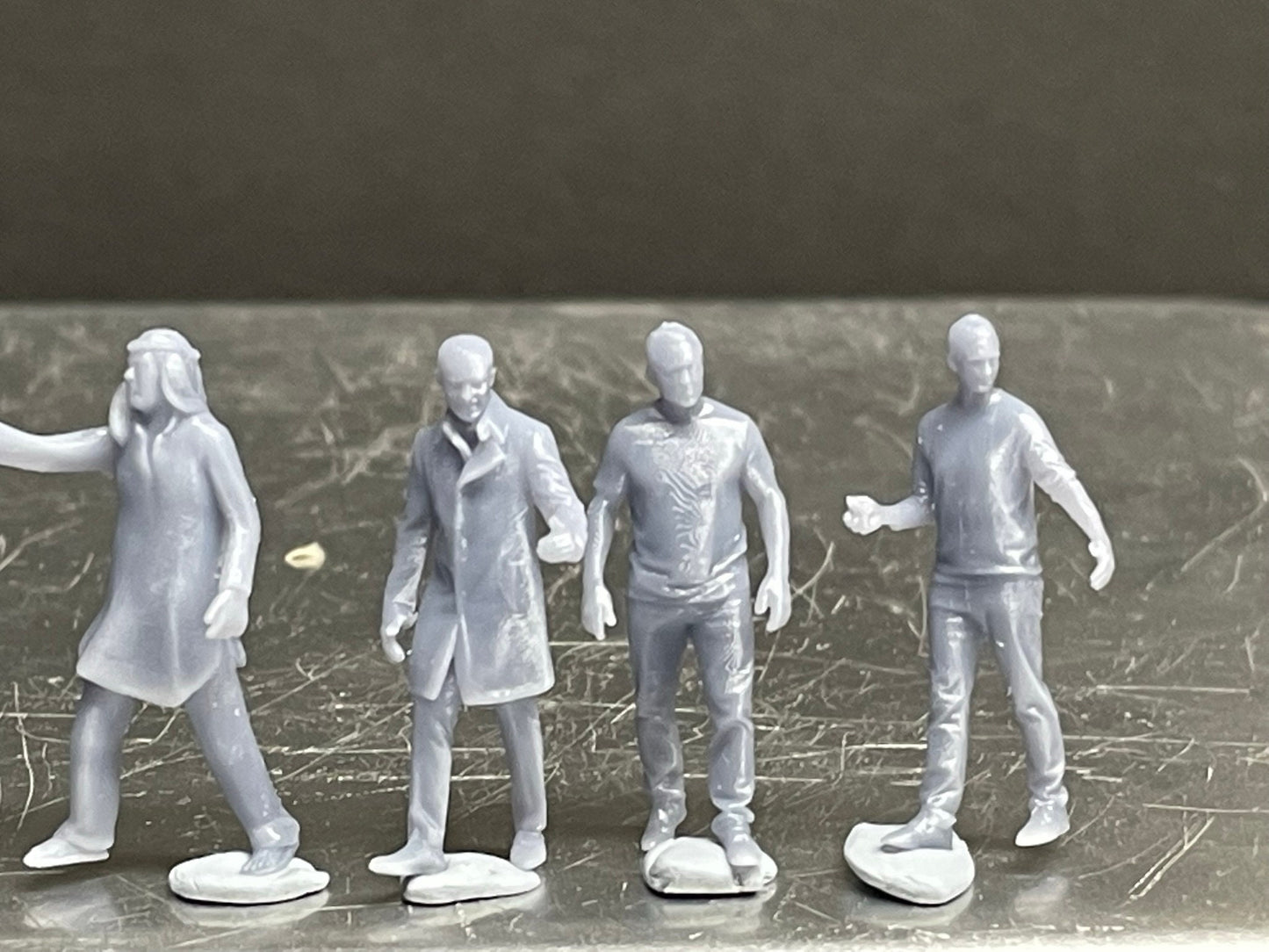 1:64 Miniature Human Figures - Resin / unpainted - great for Dioramas / Hot Wheels - Made in the USA GROUP 263 - Miniature Figures