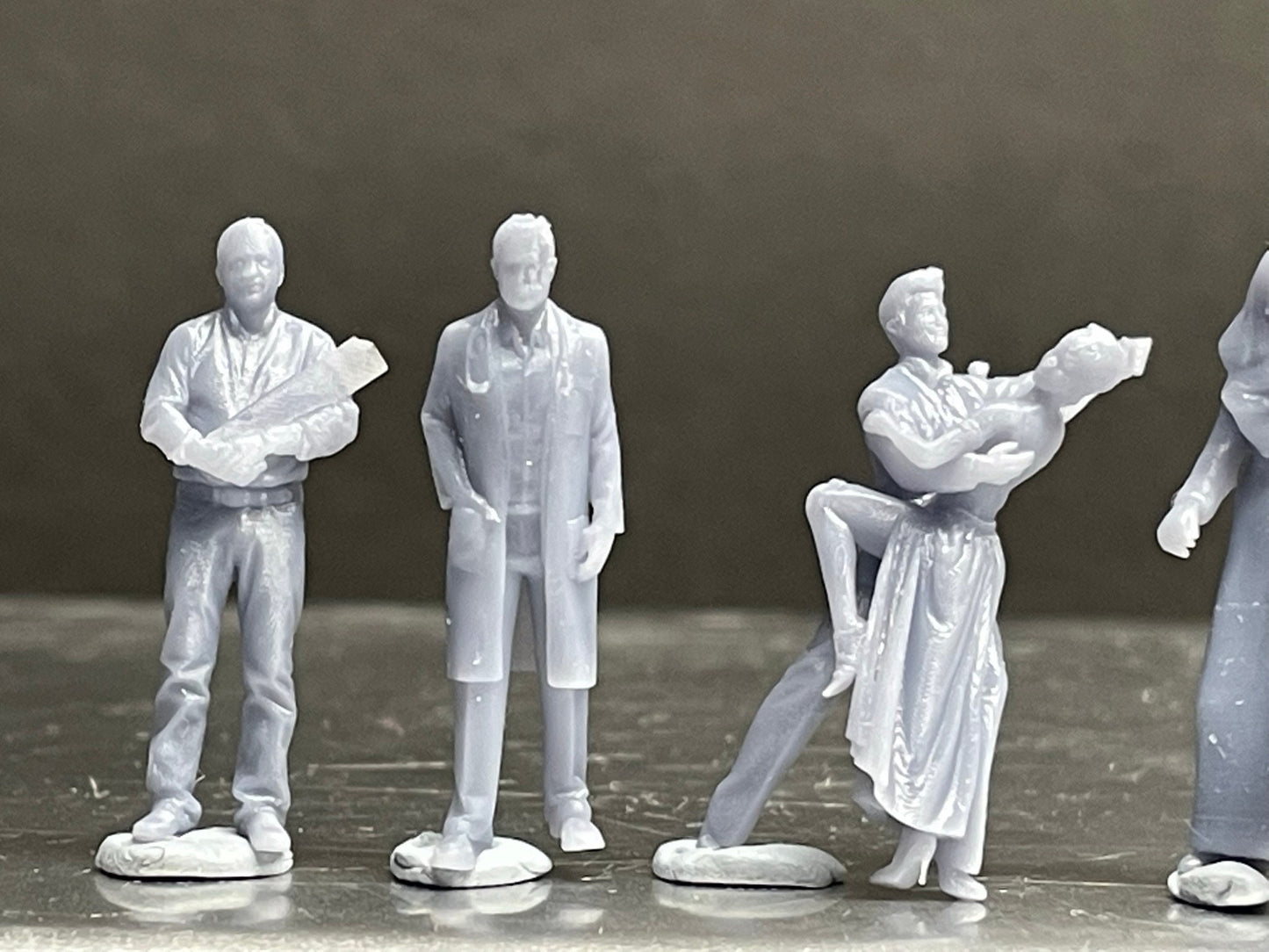 1:64 Miniature Human Figures - Resin / unpainted - great for Dioramas / Hot Wheels - Made in the USA GROUP 263 - Miniature Figures