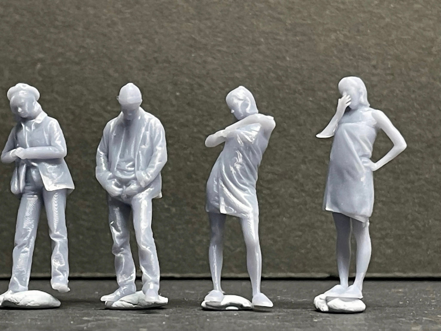 1:64 Miniature Human Figures - Resin / unpainted - great for Dioramas / Hot Wheels - Made in the USA GROUP 272 - Miniature Figures