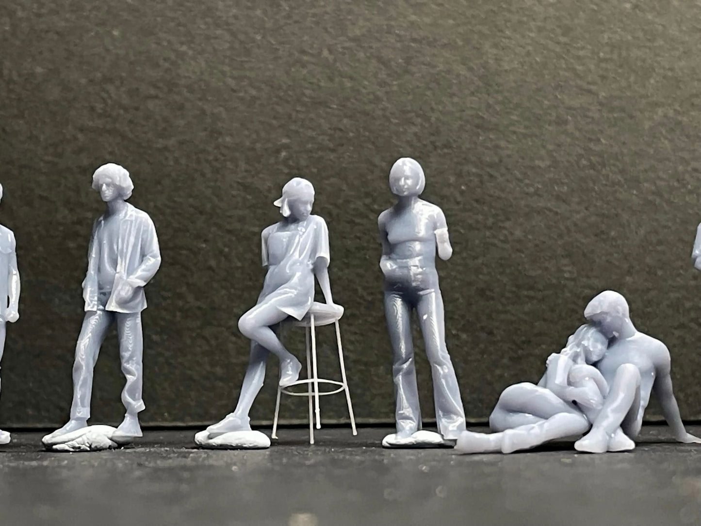 1:64 Miniature Human Figures - Resin / unpainted - great for Dioramas / Hot Wheels - Made in the USA GROUP 273 - Miniature Figures