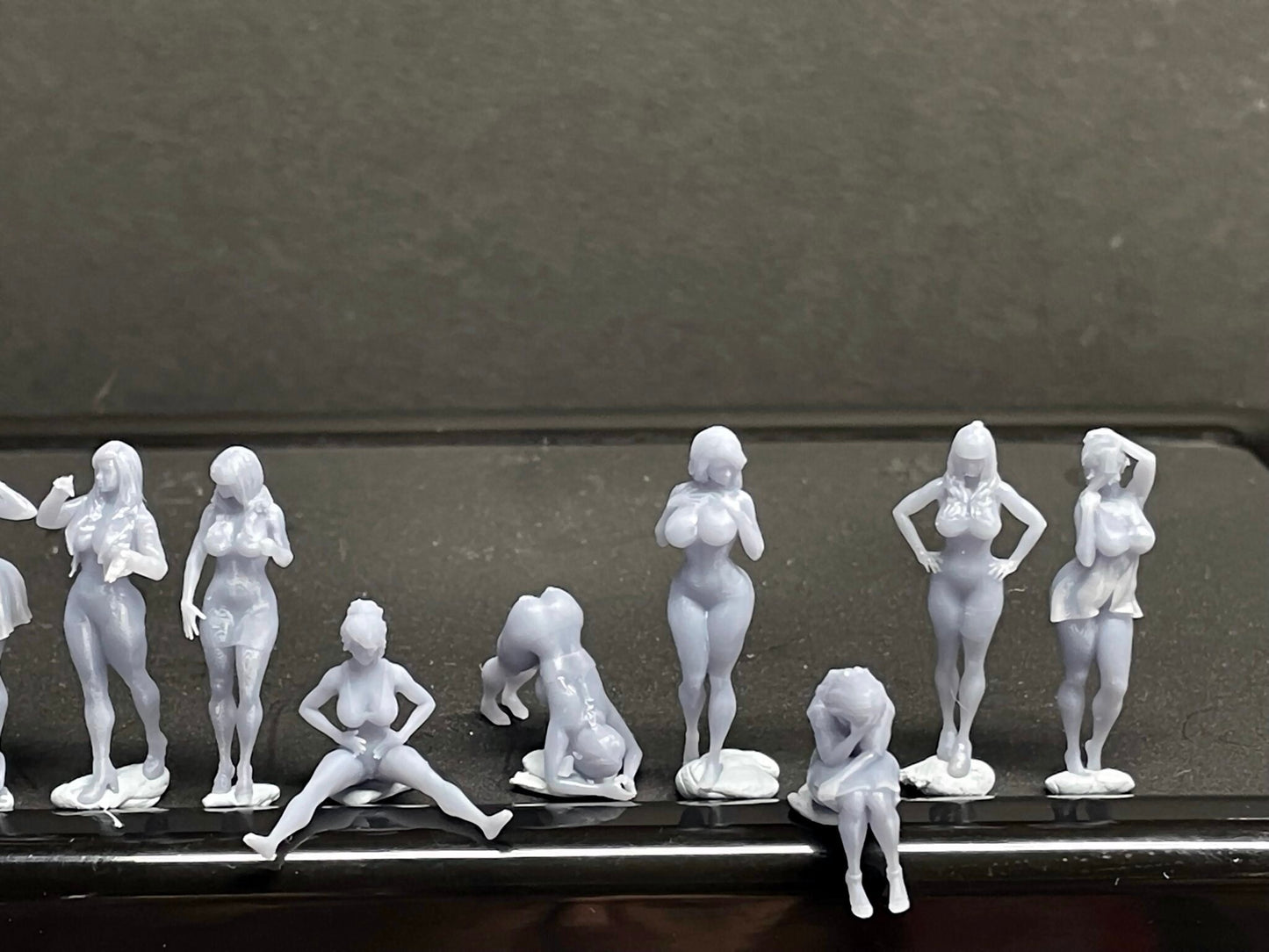 1:64 Miniature Human Figures - Resin / unpainted - great for Dioramas / Hot Wheels - Made in the USA GROUP 314 - Miniature Figures