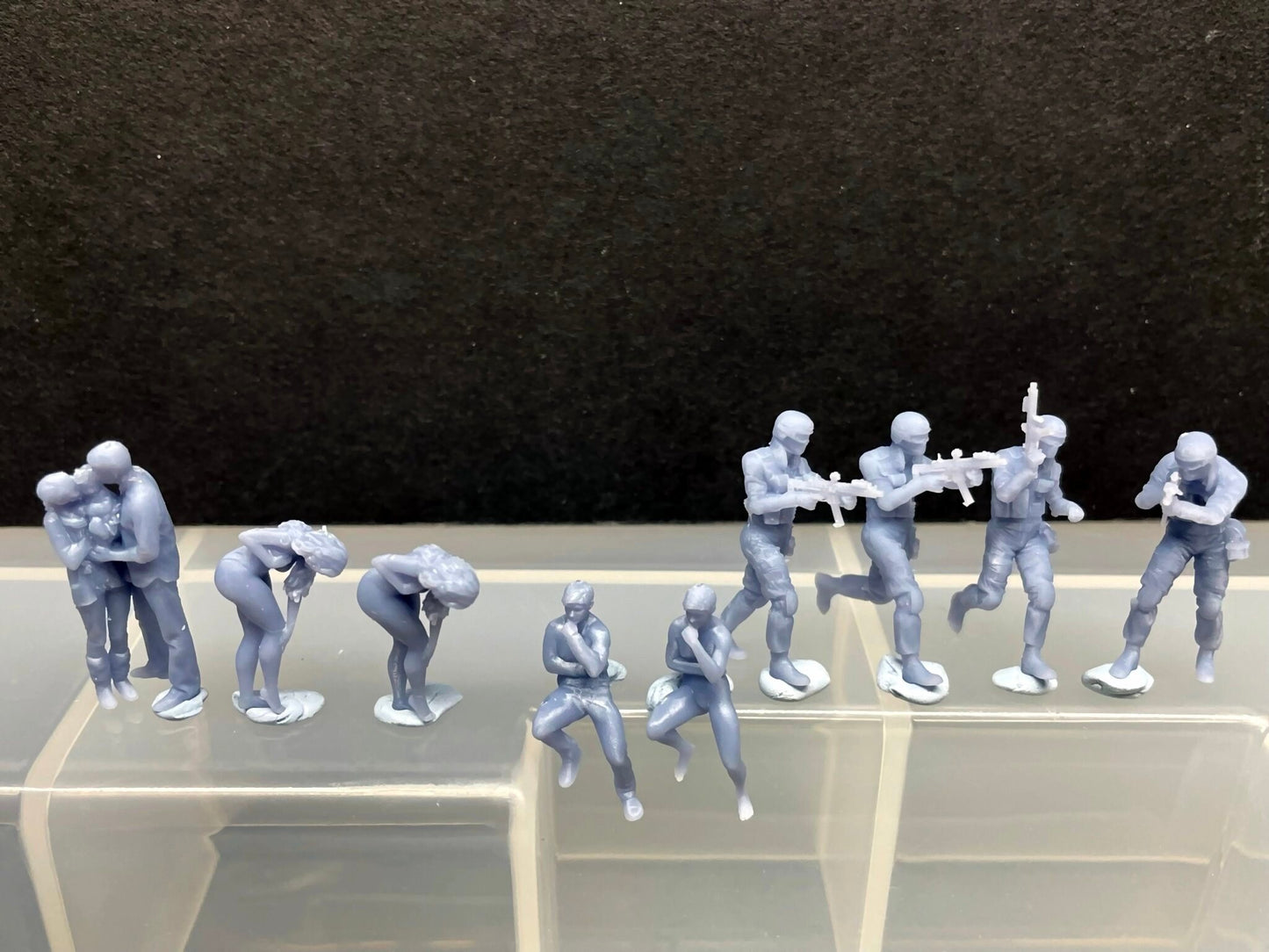 1:64 Miniature Human Figures - Resin / unpainted - great for Dioramas / Hot Wheels - Made in the USA GROUP 288 - Miniature Figures