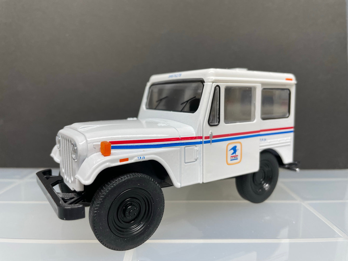 1:26 Under 5" 1971 Jeep DJ-5B USPS Truck in White or Blue Colors - Great For Dioramas & Diecast Photography - Very Detailed