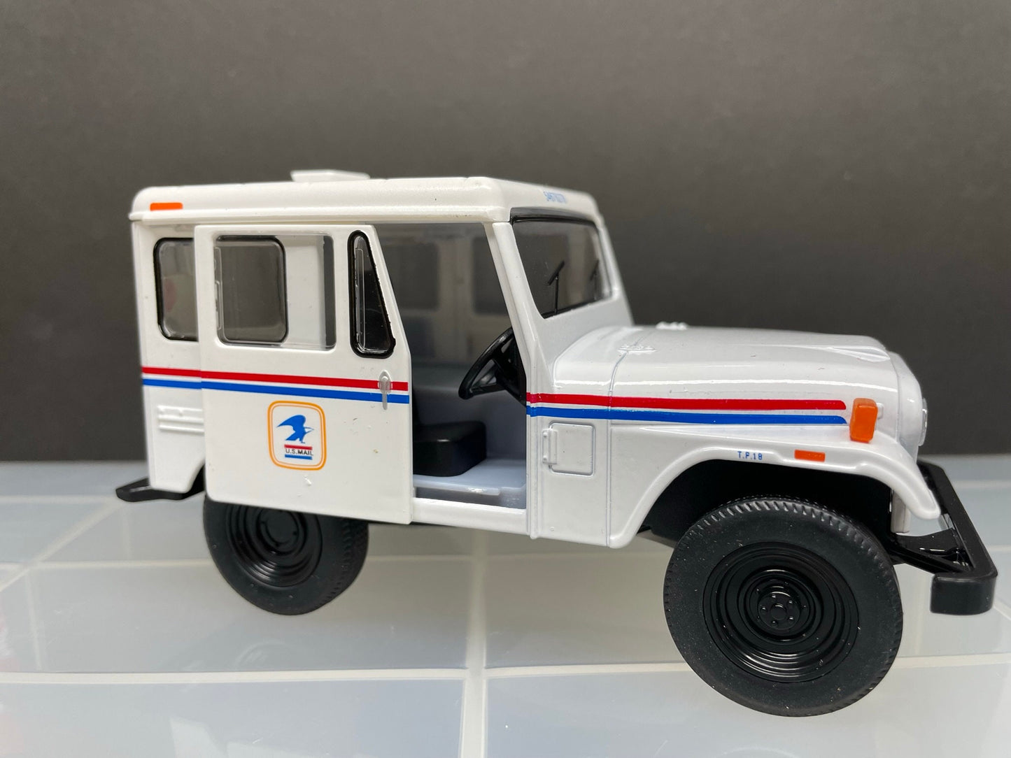 1:26 Under 5" 1971 Jeep DJ-5B USPS Truck in White or Blue Colors - Great For Dioramas & Diecast Photography - Very Detailed