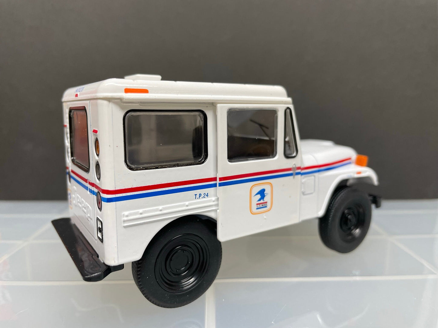 1:26 Under 5" 1971 Jeep DJ-5B USPS Truck in White or Blue Colors - Great For Dioramas & Diecast Photography - Very Detailed