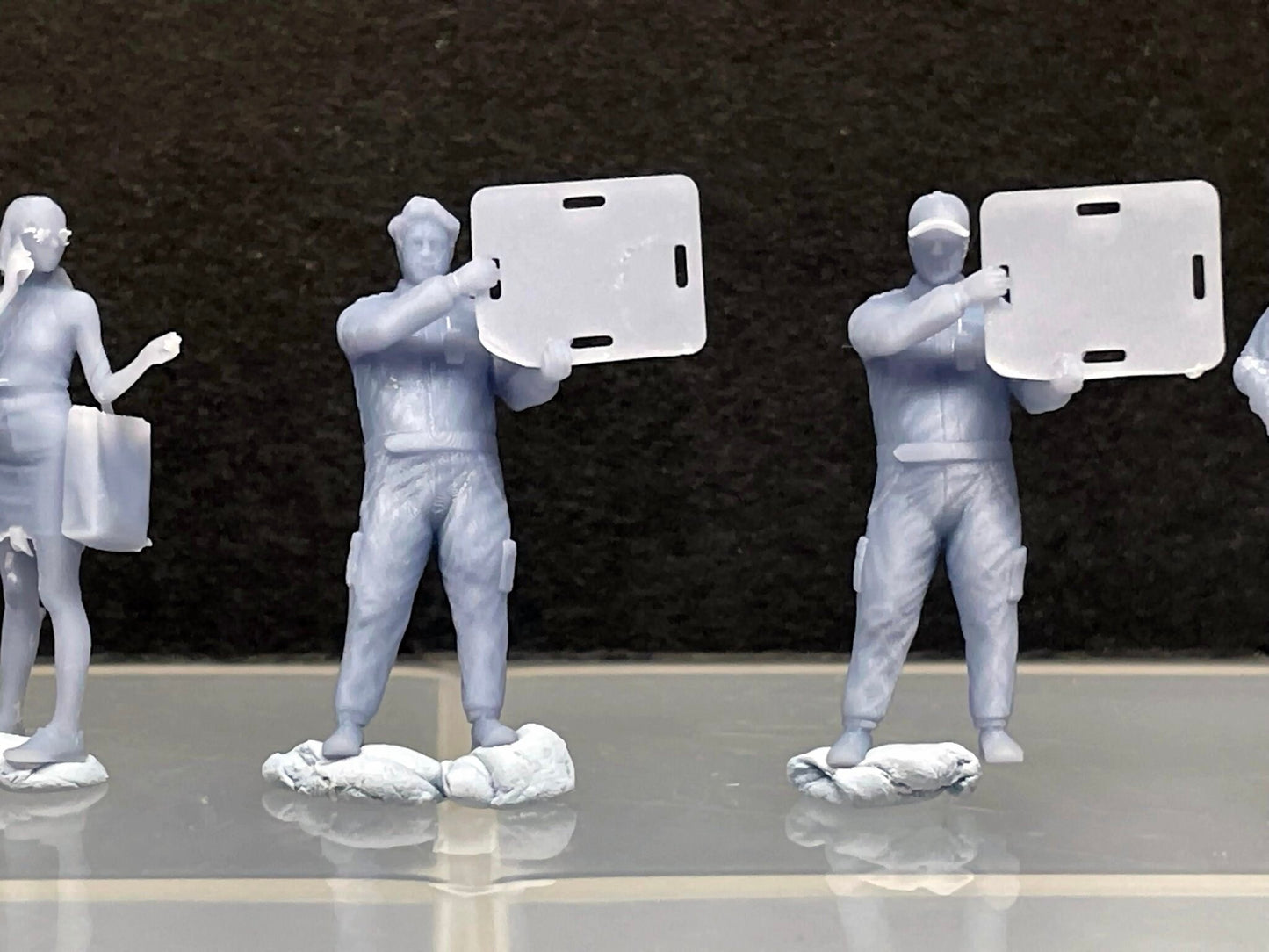 1:64 Miniature Human Figures - Resin / unpainted - great for Dioramas / Hot Wheels - Made in the USA GROUP 295 - Miniature Figures