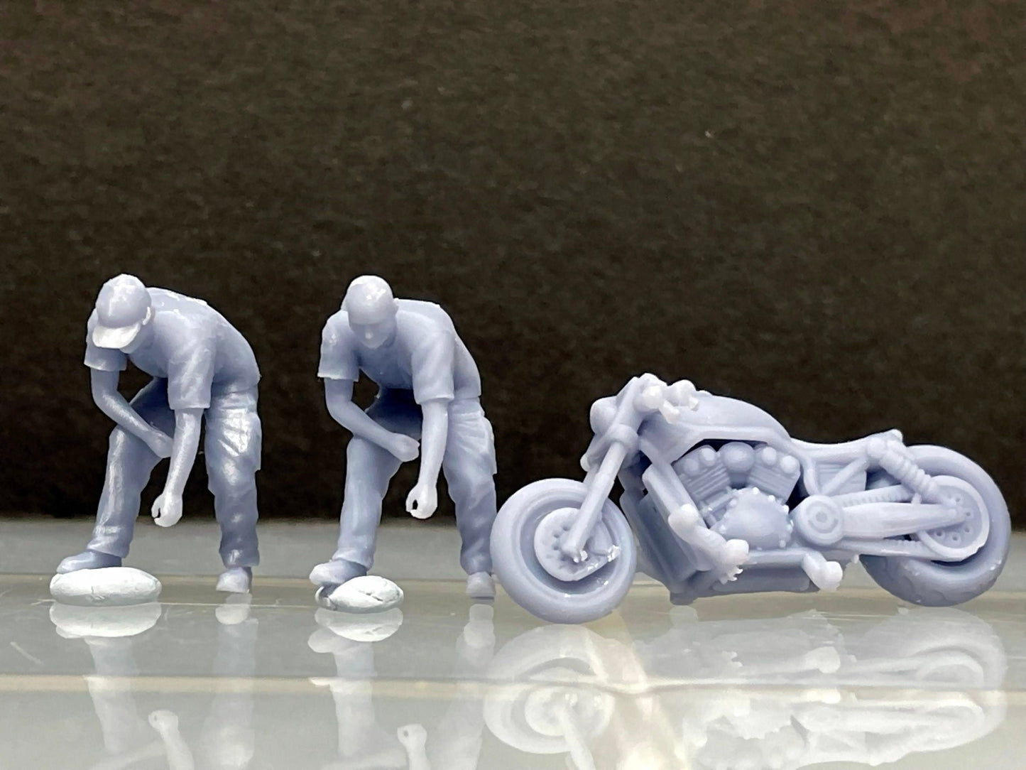 1:64 Miniature Human Figures - Resin / unpainted - great for Dioramas / Hot Wheels - Made in the USA GROUP 307 - Miniature Fast & Furious