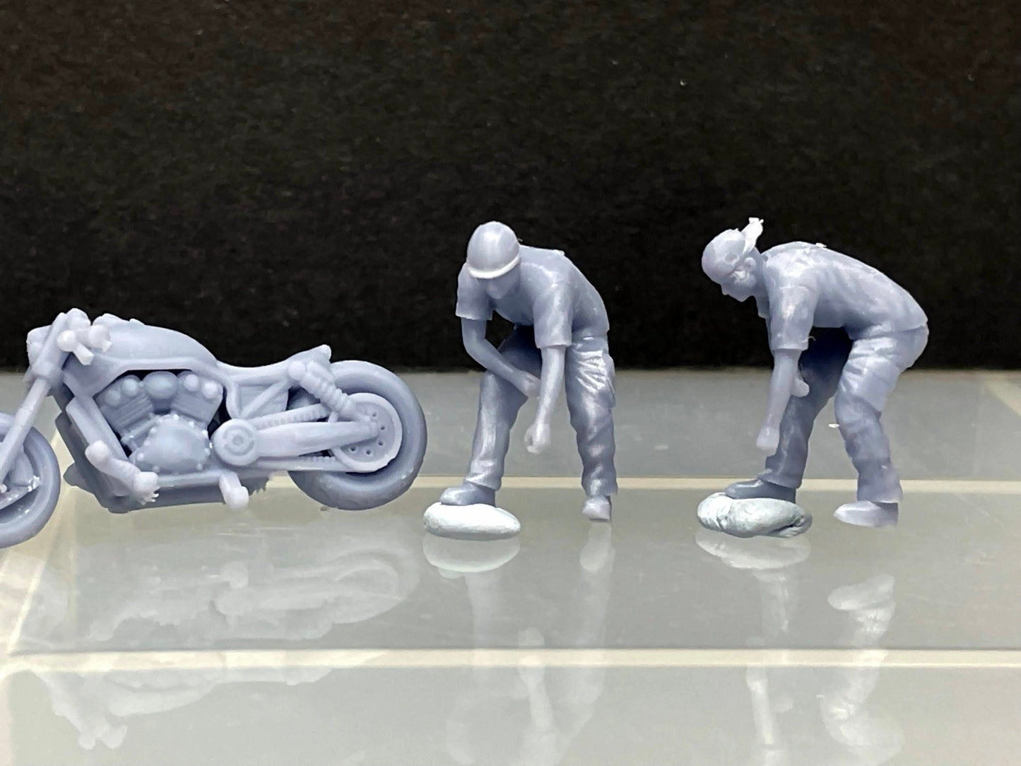 1:64 Miniature Human Figures - Resin / unpainted - great for Dioramas / Hot Wheels - Made in the USA GROUP 307 - Miniature Fast & Furious