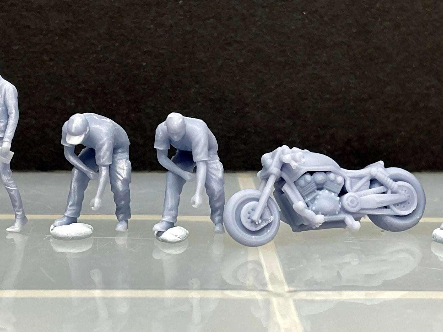 1:64 Miniature Human Figures - Resin / unpainted - great for Dioramas / Hot Wheels - Made in the USA GROUP 307 - Miniature Fast & Furious