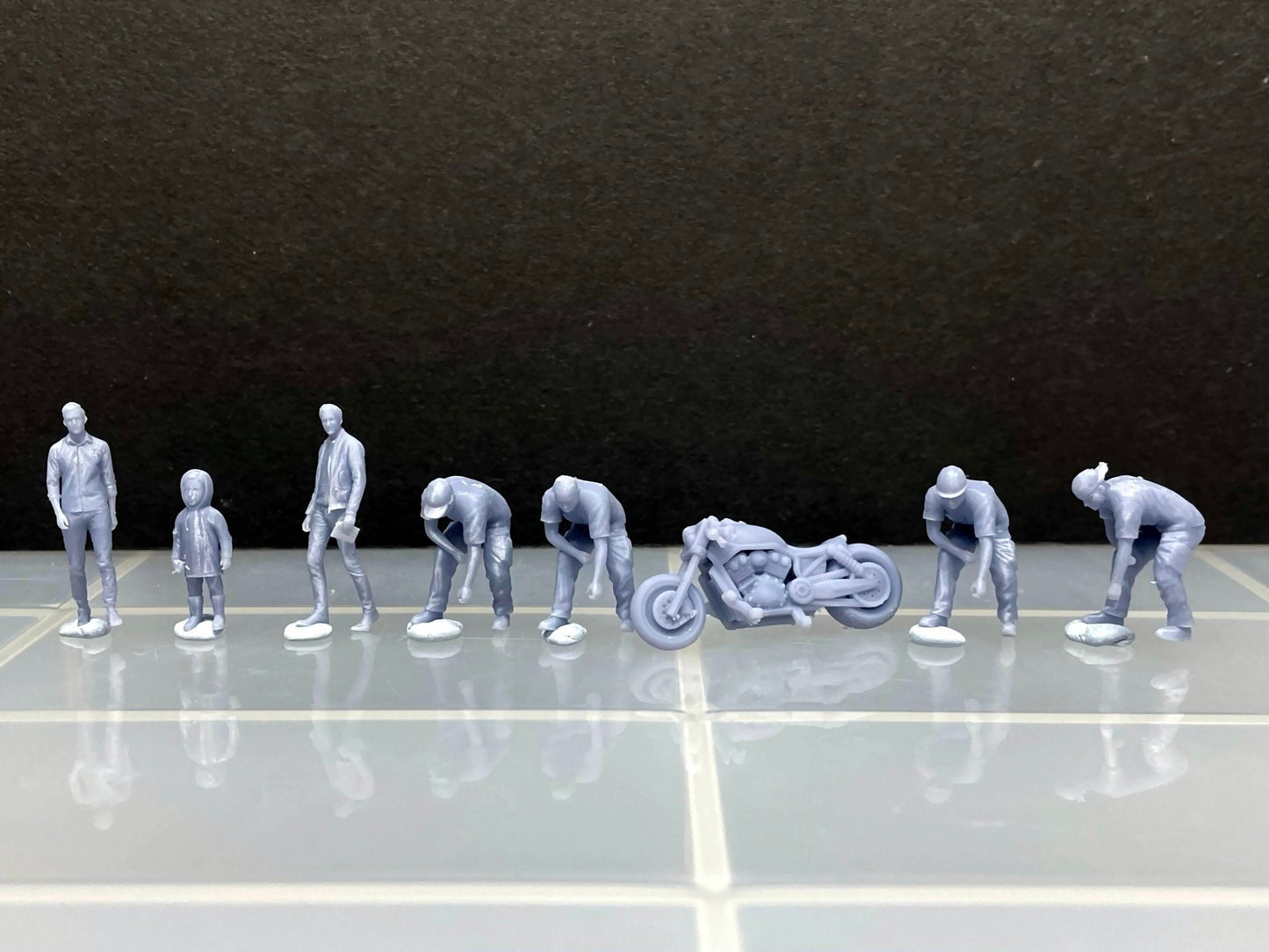 1:64 Miniature Human Figures - Resin / unpainted - great for Dioramas / Hot Wheels - Made in the USA GROUP 307 - Miniature Fast & Furious