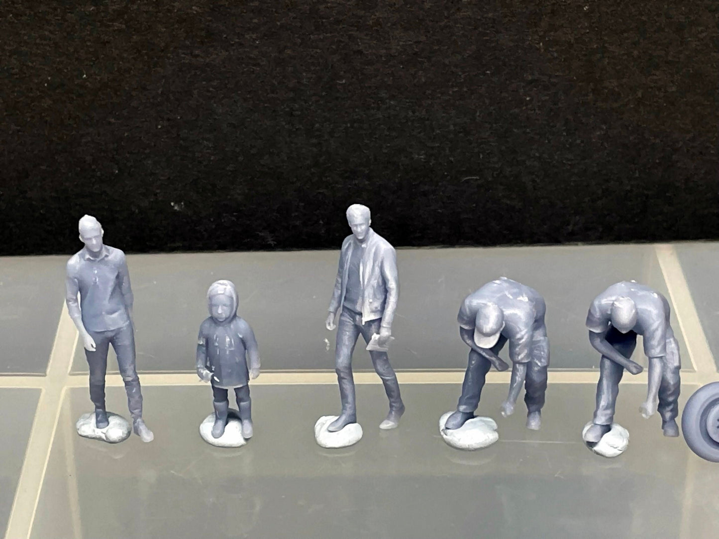 1:64 Miniature Human Figures - Resin / unpainted - great for Dioramas / Hot Wheels - Made in the USA GROUP 307 - Miniature Fast & Furious