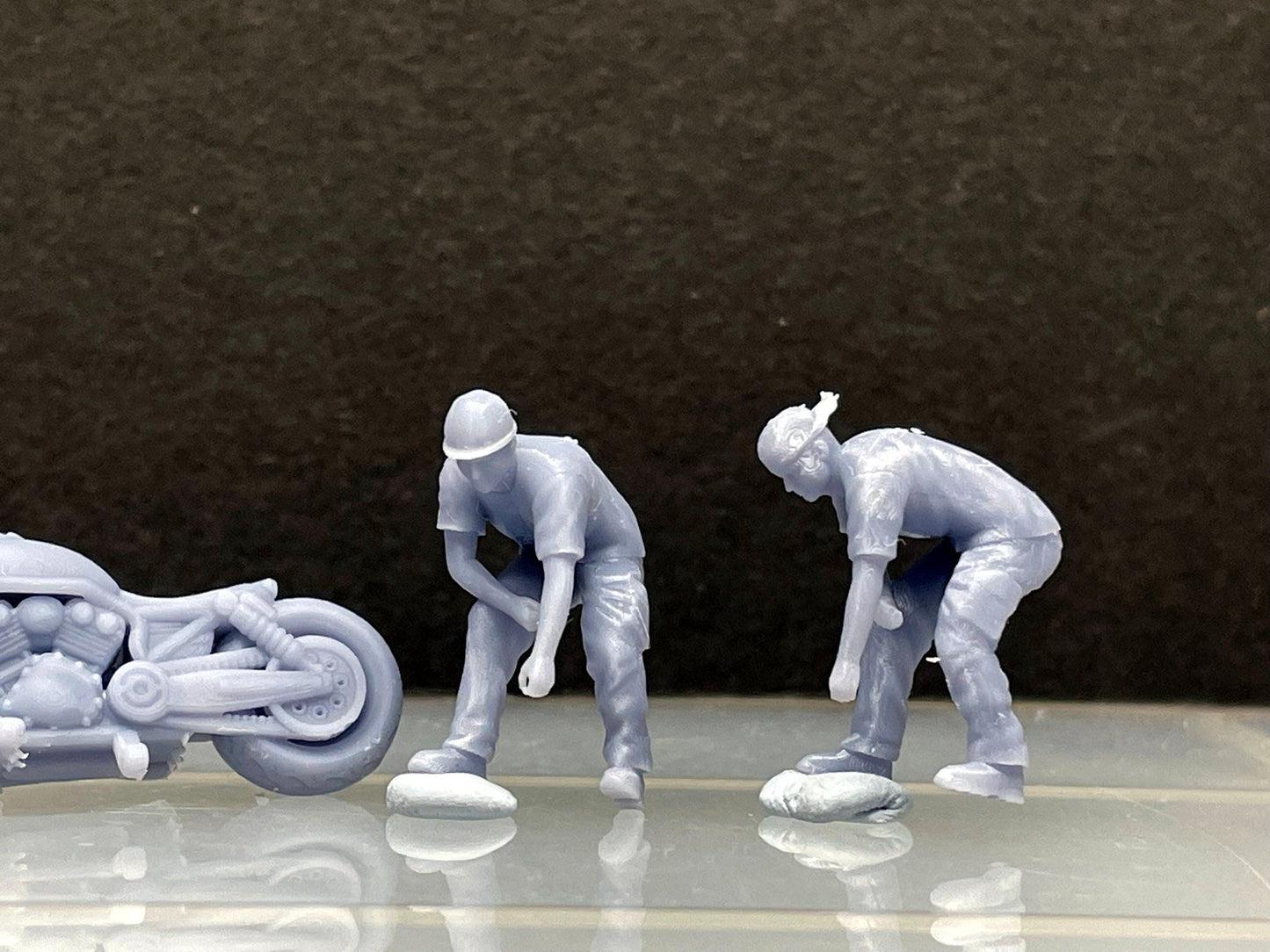 1:64 Miniature Human Figures - Resin / unpainted - great for Dioramas / Hot Wheels - Made in the USA GROUP 307 - Miniature Fast & Furious
