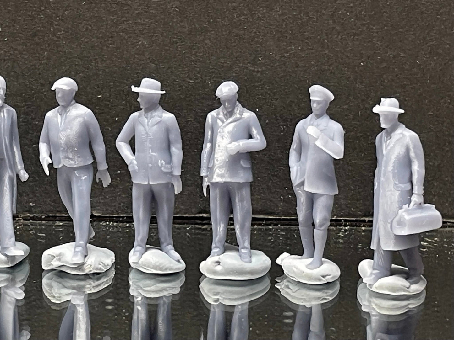 1:64 Miniature Human Figures - Resin / unpainted - great for Dioramas / Hot Wheels - Made in the USA LOT 403 - Miniature 1.10"