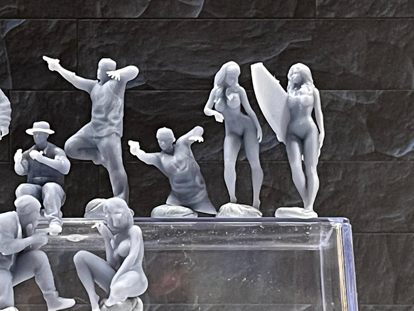 1:64 Miniature Human Figures - Resin / unpainted - great for Dioramas / Hot Wheels - Made in the USA LOT 538 - Miniature 1.10"